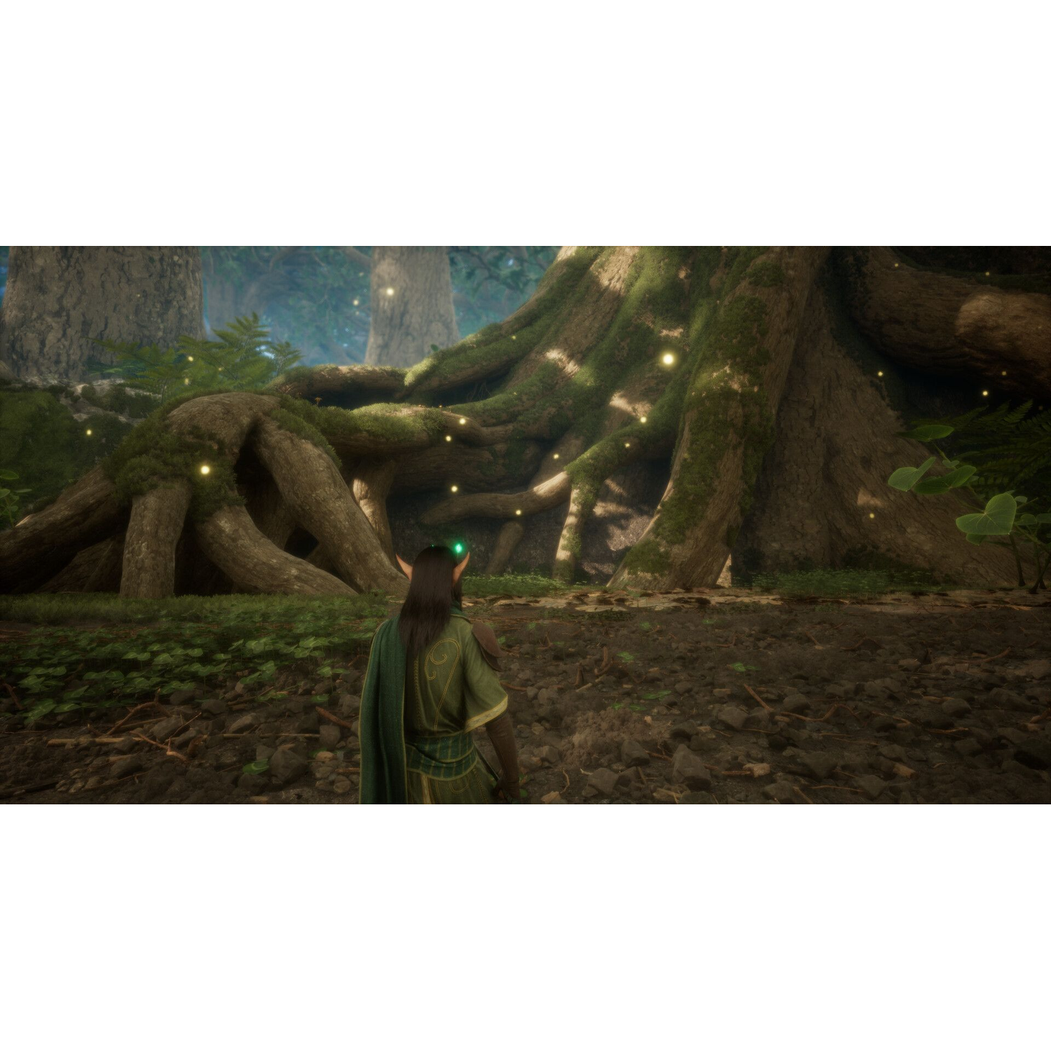 Un elfe en vêtements verts se tient devant un arbre géant couvert de mousse avec des lumières magiques dans une forêt.