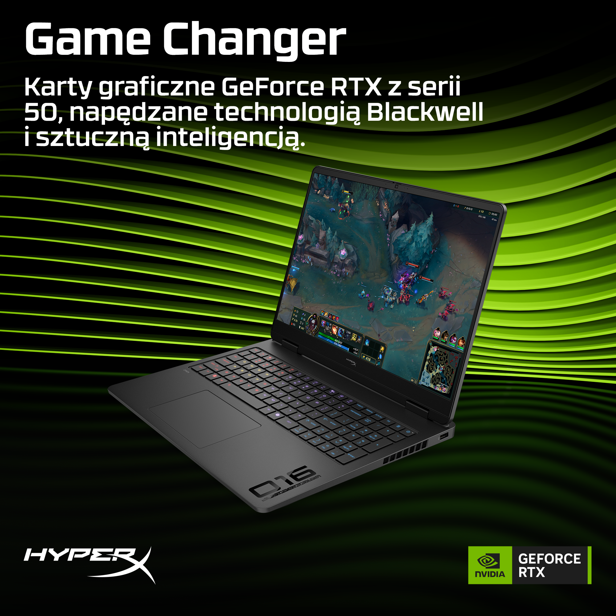Czarny laptop wyświetla grę na ekranie, na zielono-czarnym tle z polskim tekstem reklamowym.