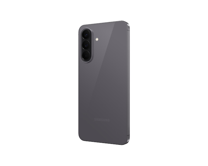 Rückansicht eines dunkelgrauen Smartphones mit drei Kameras und Blitz auf weißem Hintergrund.