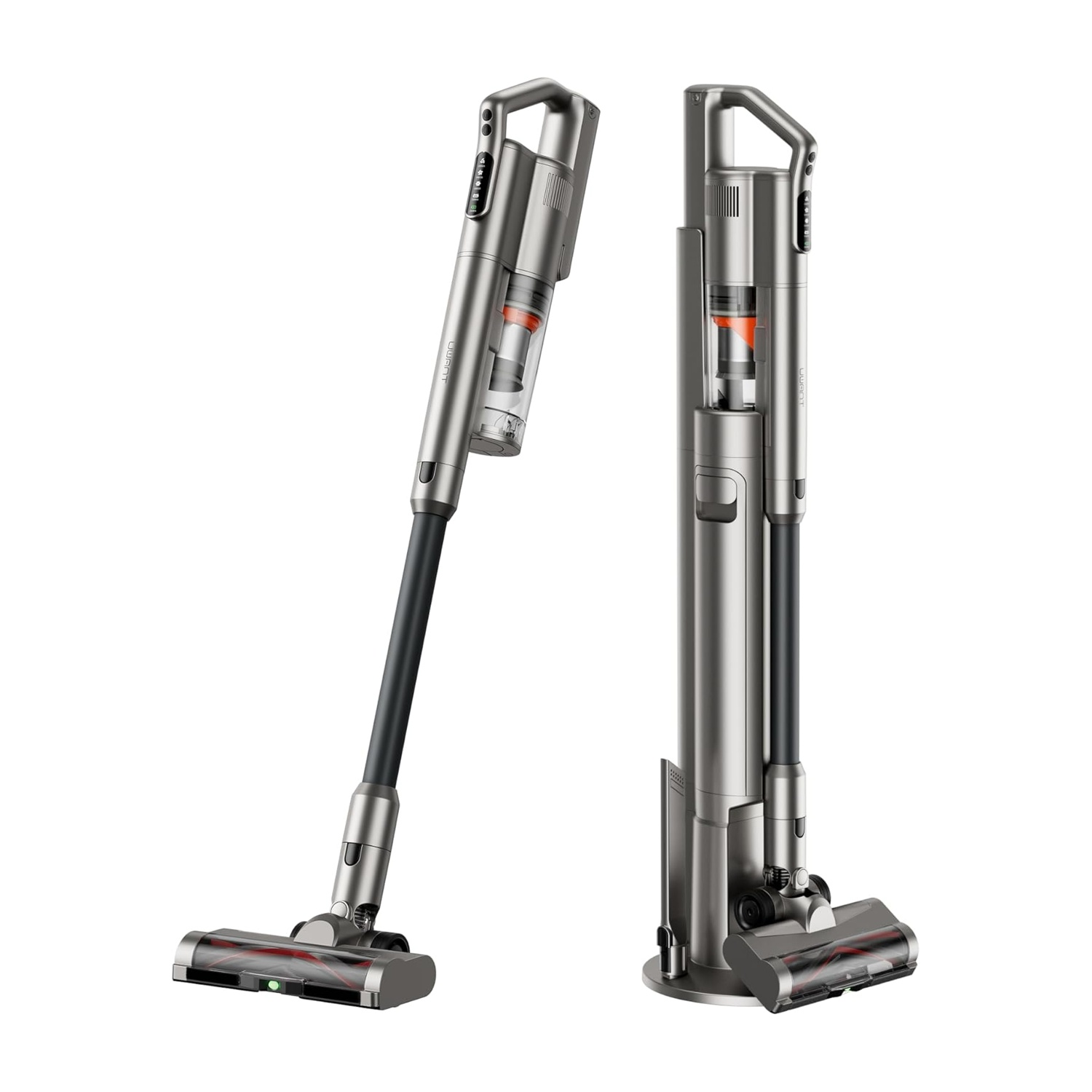 Due aspirapolvere cordless argentati con filtri rossi e stazione di ricarica su sfondo bianco.