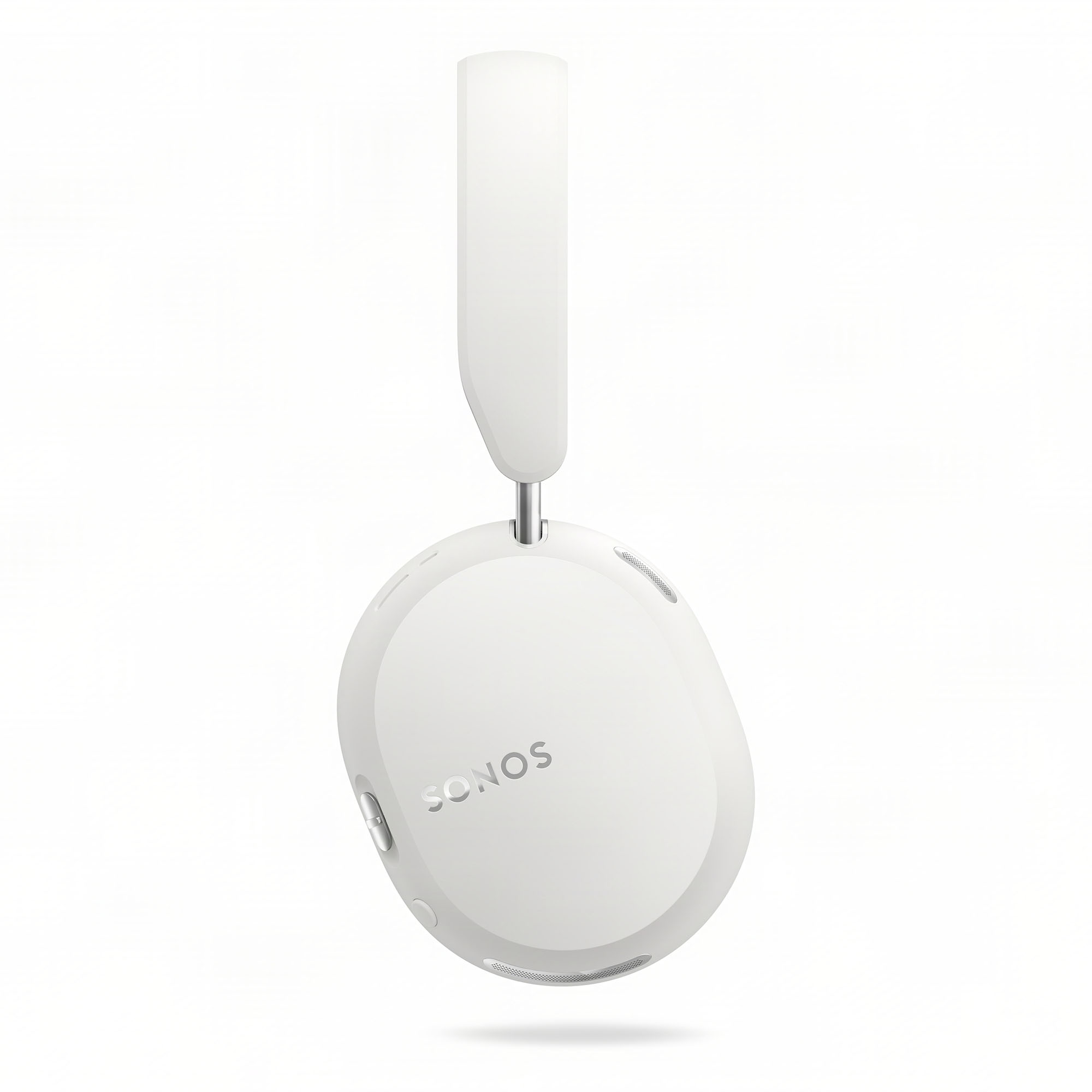 Una elegante copa de auricular inalámbrico Sonos blanca cuelga sobre un fondo blanco, mostrando el logotipo.