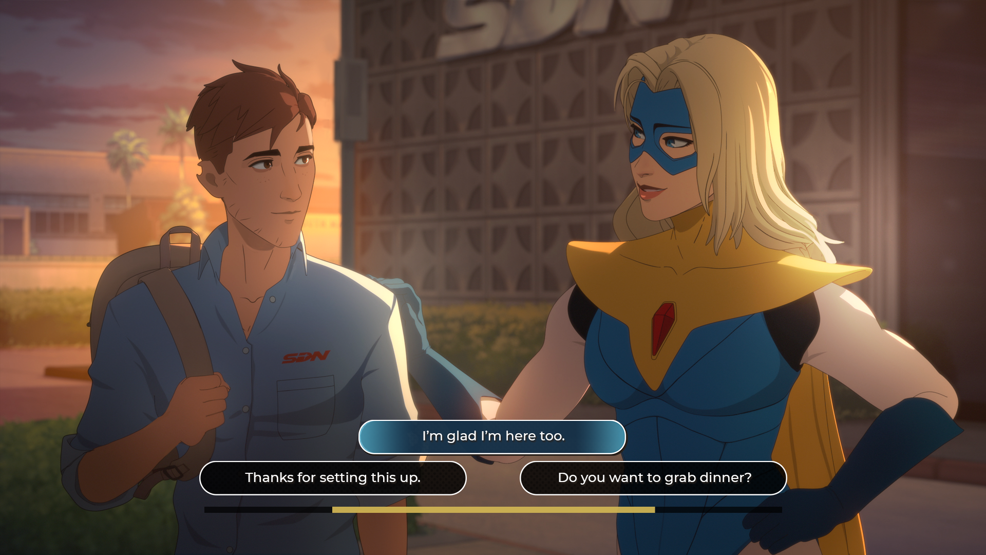 Un joven con mochila habla al atardecer con una superheroína rubia con traje azul y amarillo.