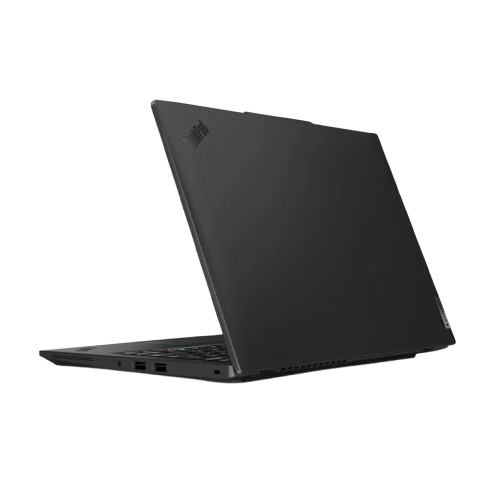 Una computadora portátil negra cerrada vista desde un lado sobre fondo blanco.