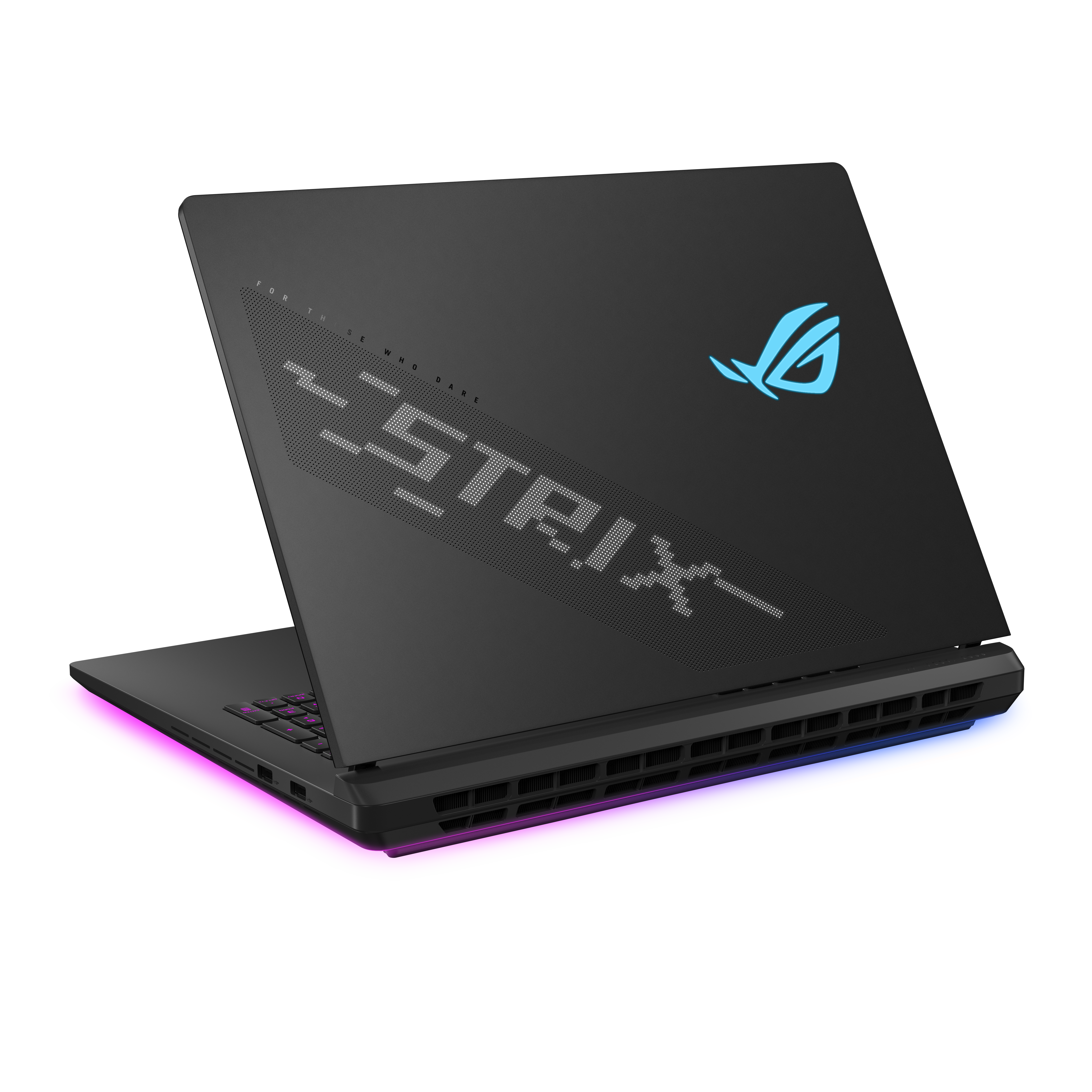 Ein schwarzer ASUS ROG Strix Laptop mit leuchtend blauem Logo und RGB-Beleuchtung an der Unterseite auf schwarzem Grund.