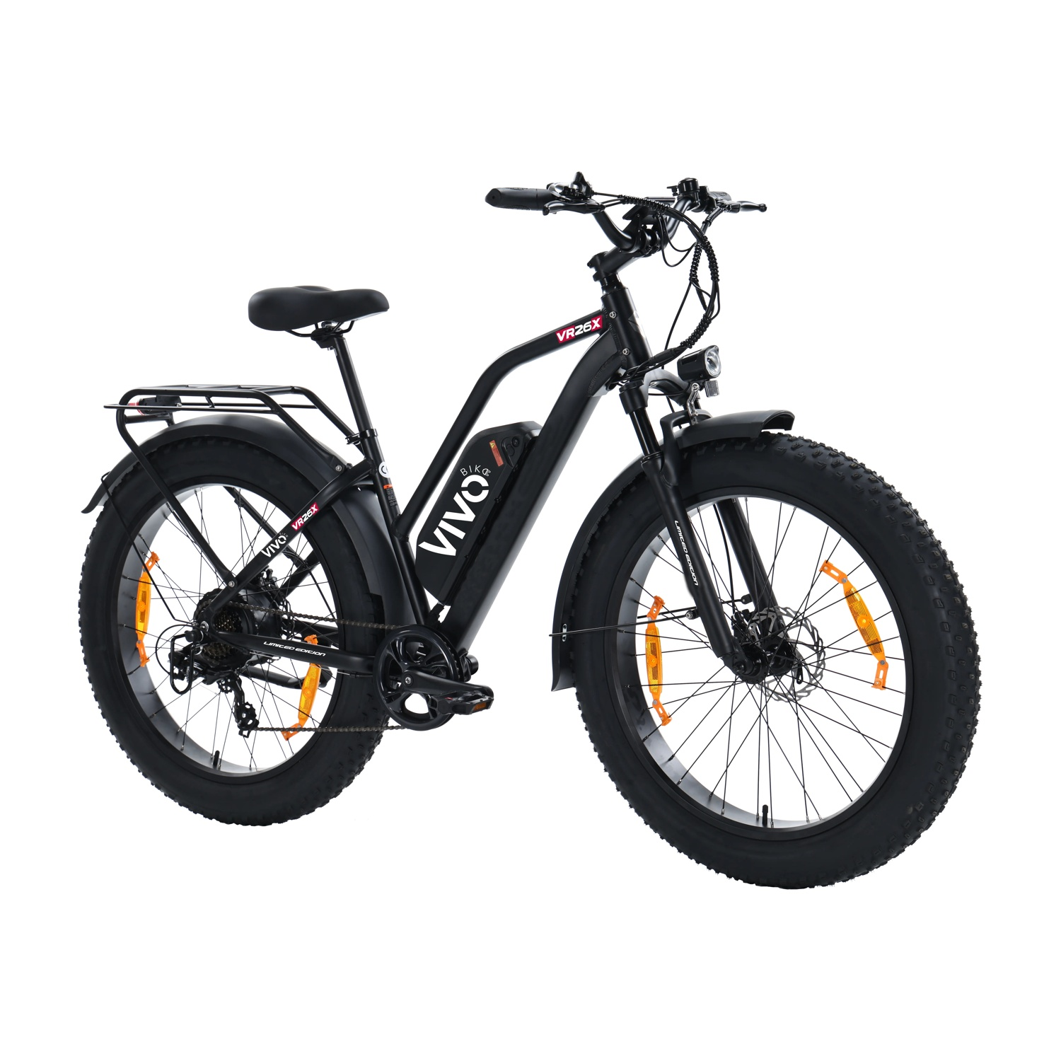 Una e-bike nera con pneumatici larghi, marchio VIVO, portapacchi e faro anteriore su sfondo bianco.