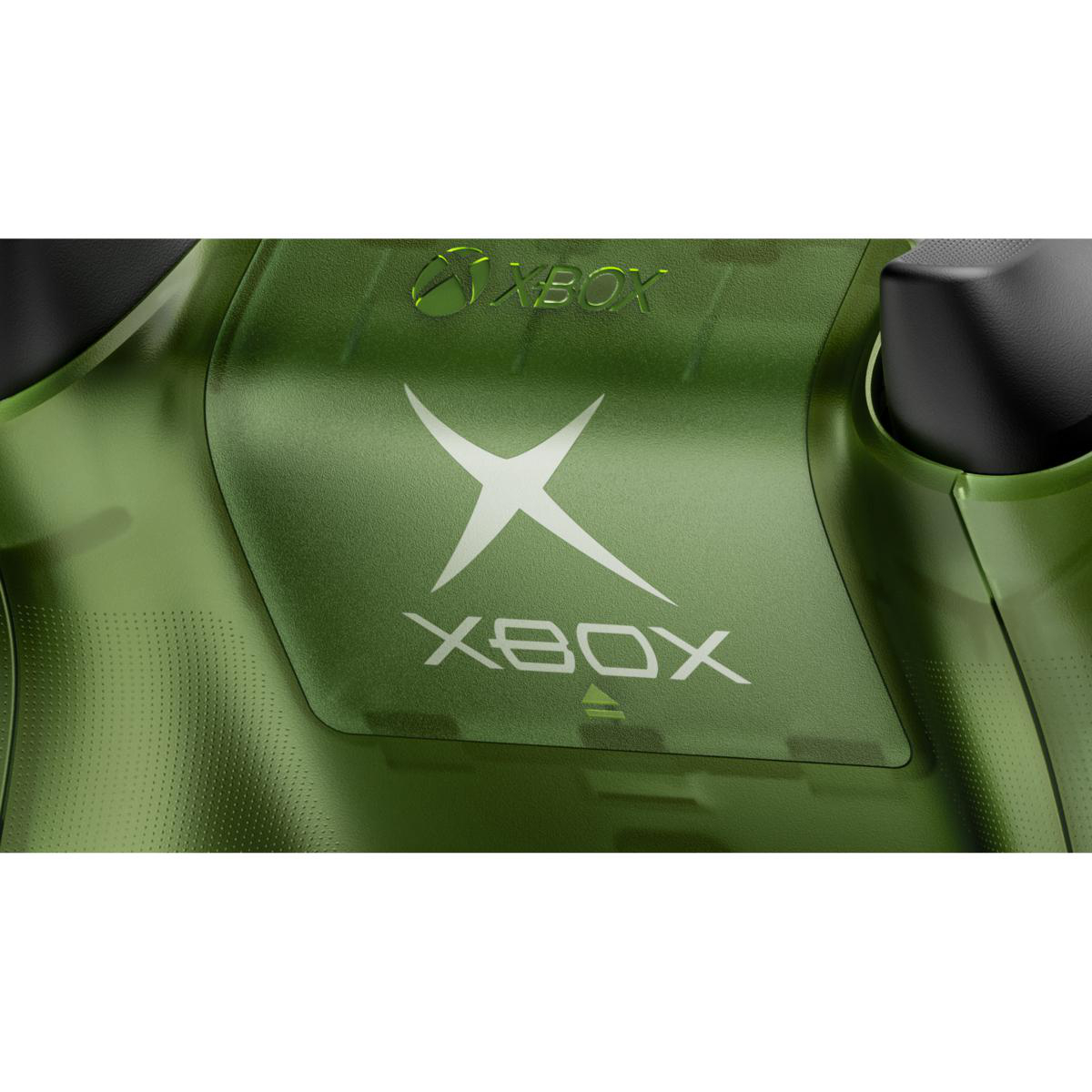 Nahaufnahme eines grünen Xbox-Controllers mit dem Xbox-Logo und weißem Schriftzug.