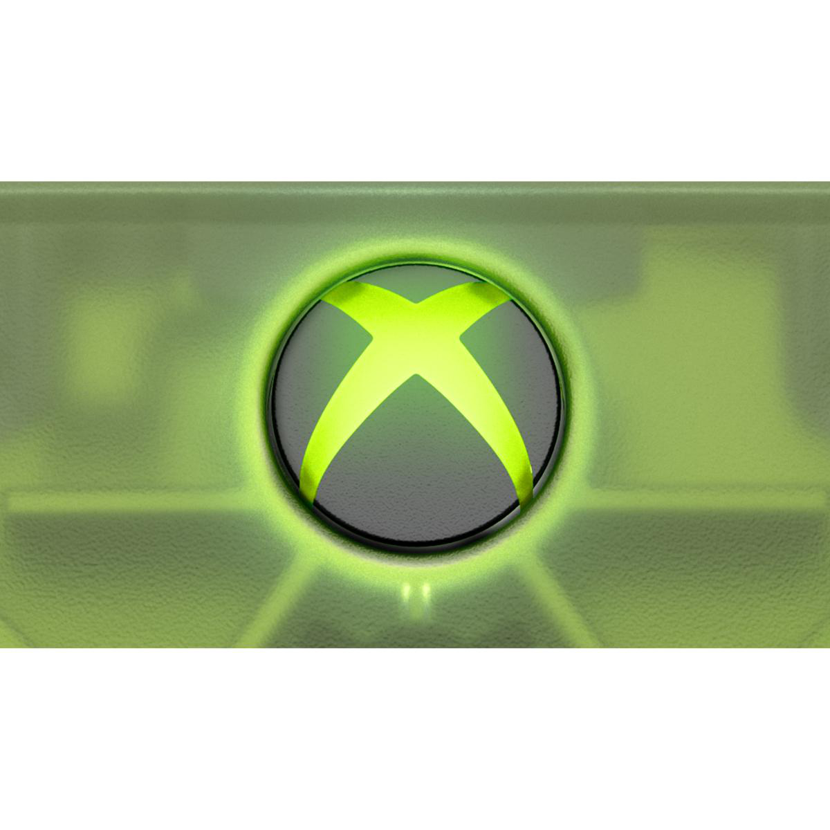 Das grüne Xbox-Logo leuchtet auf einem strukturierten grünen Hintergrund.