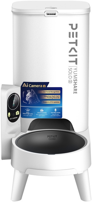 Witte Petkit Yumshare Solo 2 huisdiervoederbak met camera en zwarte kom op vier poten.