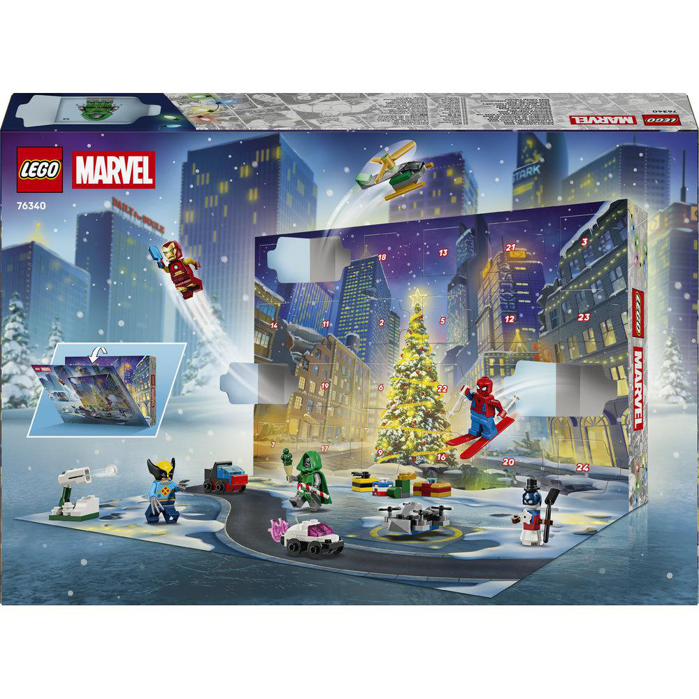 Lego Marvel Adventskalender mit schneebedeckter Stadt, Weihnachtsbaum und verschiedenen Minifiguren auf einer verschneiten Straße.
