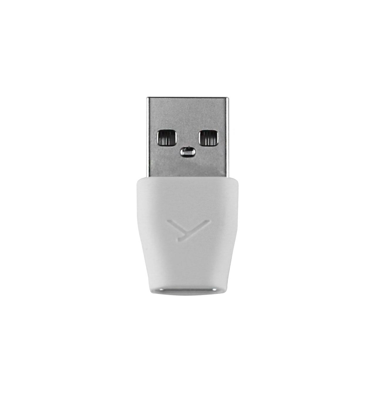 Ein weißer USB-Adapter mit einem silbernen USB-A-Anschluss auf hellem Hintergrund.