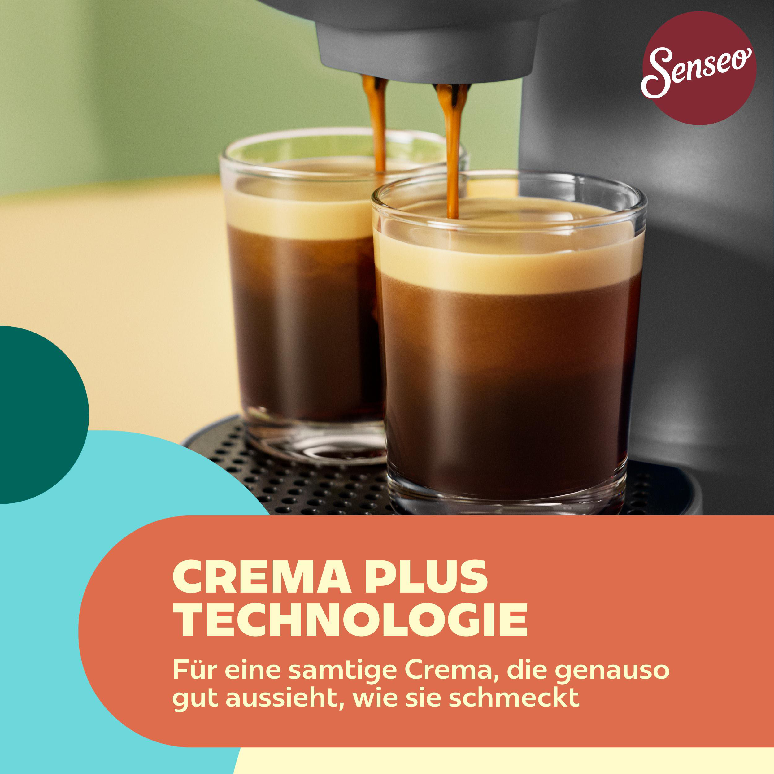 Senseo-Maschine gießt Kaffee in zwei Gläser mit dichter Crema.