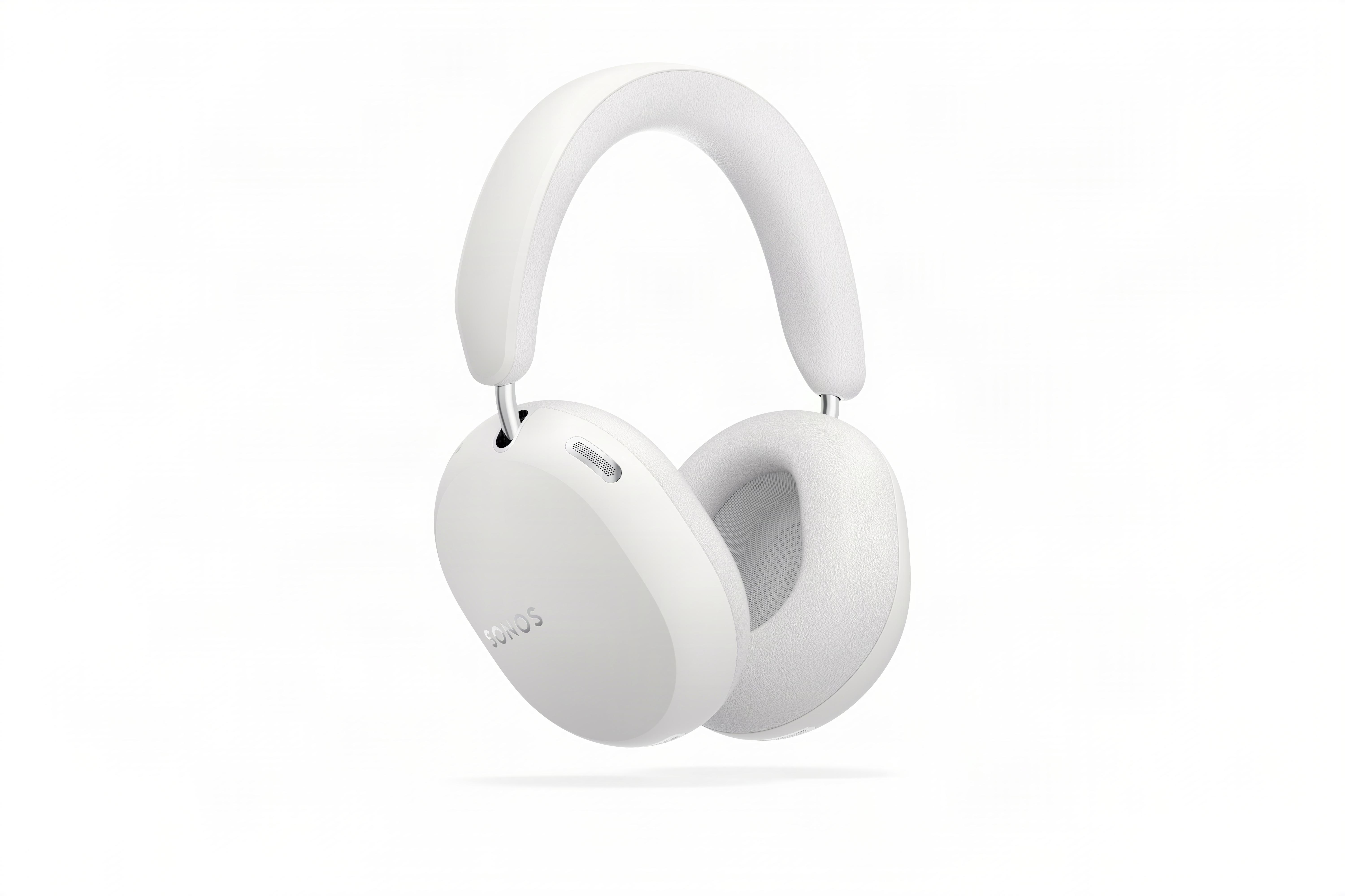 Weiße Over-Ear-Kopfhörer mit dem Sonos-Logo auf weißem Hintergrund.