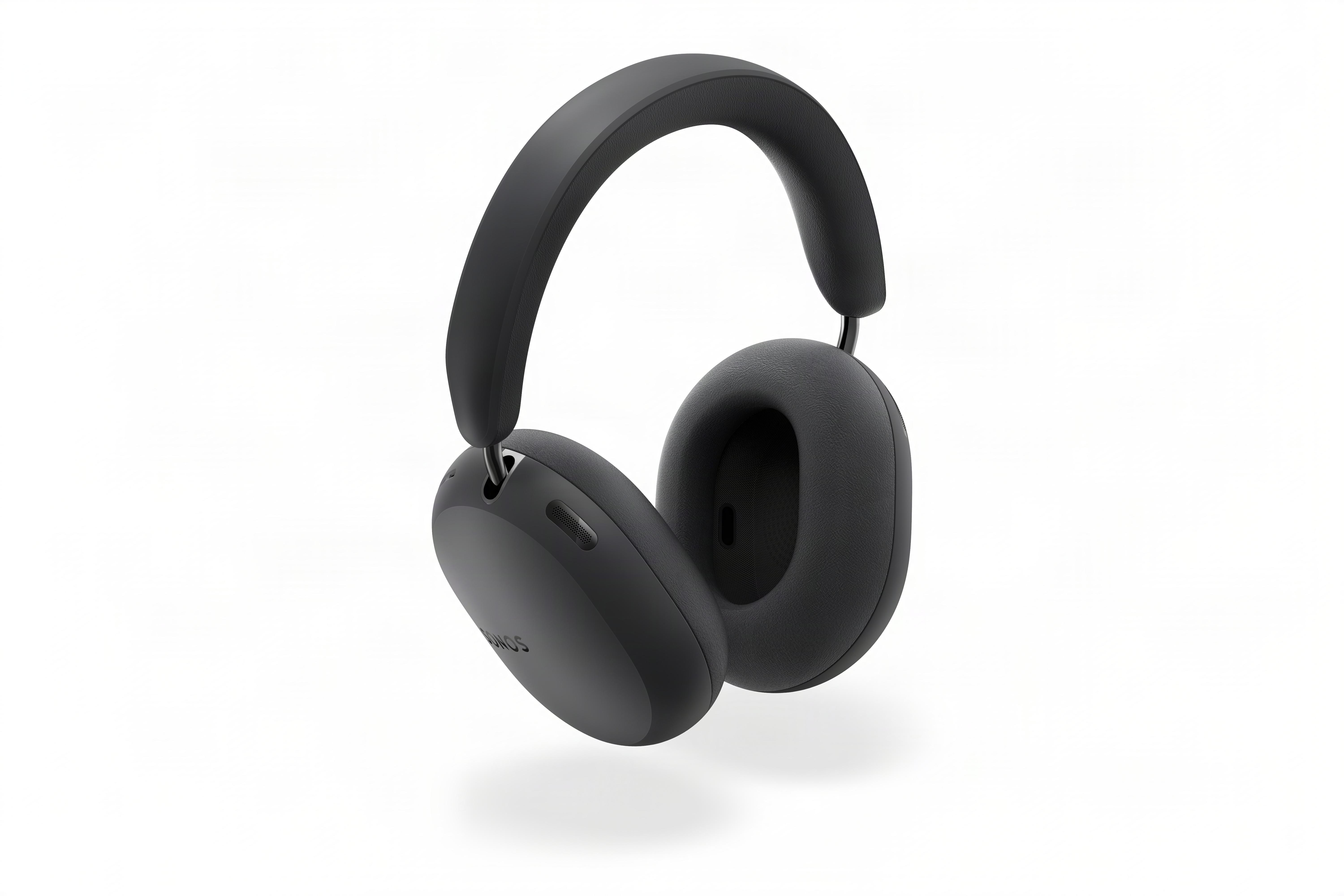 Schwarze Over-Ear-Kopfhörer mit gepolstertem Bügel und Ohrmuscheln auf weißem Hintergrund.