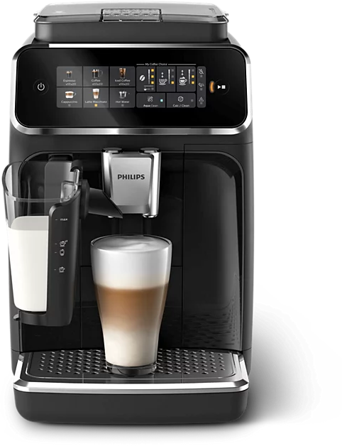 Fekete Philips kávéfőző érintőkijelzővel, tejtartóval és egy pohár latte macchiatóval a csepptálcán.