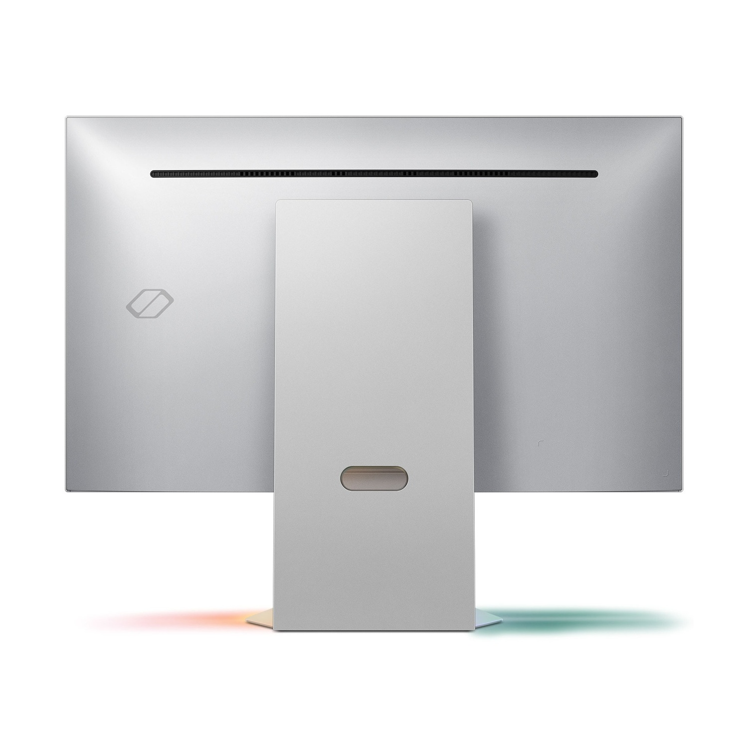 Vista posteriore di un monitor argento con supporto su sfondo bianco e illuminazione a pavimento colorata.
