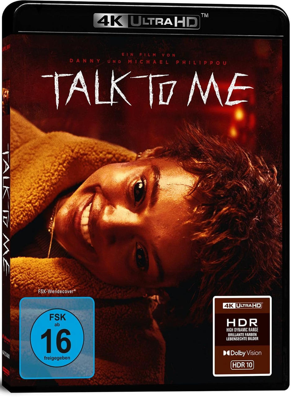 4K UHD Blu-ray-Cover von Talk to Me mit einer lächelnden Person in warmem Licht.