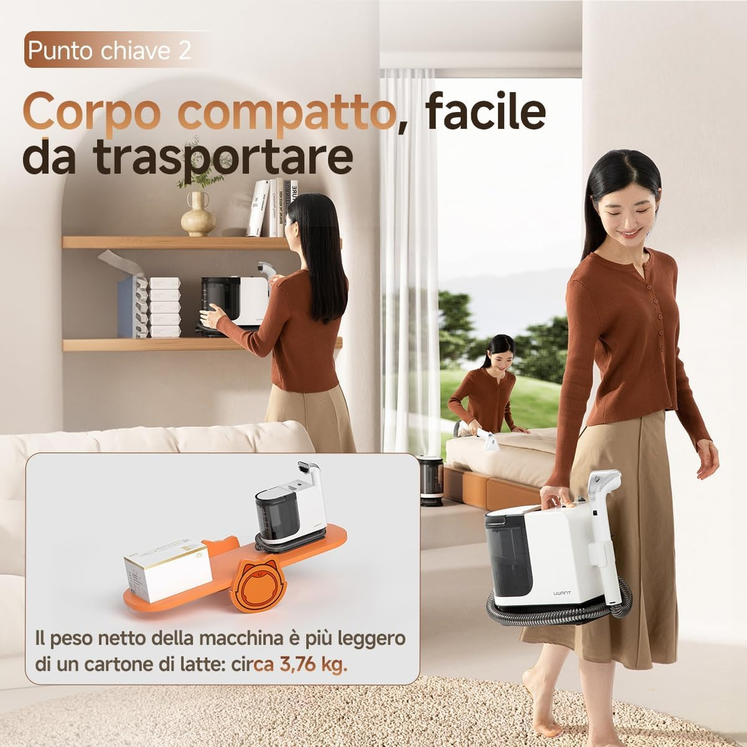 Una donna tiene un aspirapolvere bianco e compatto in una stanza luminosa.