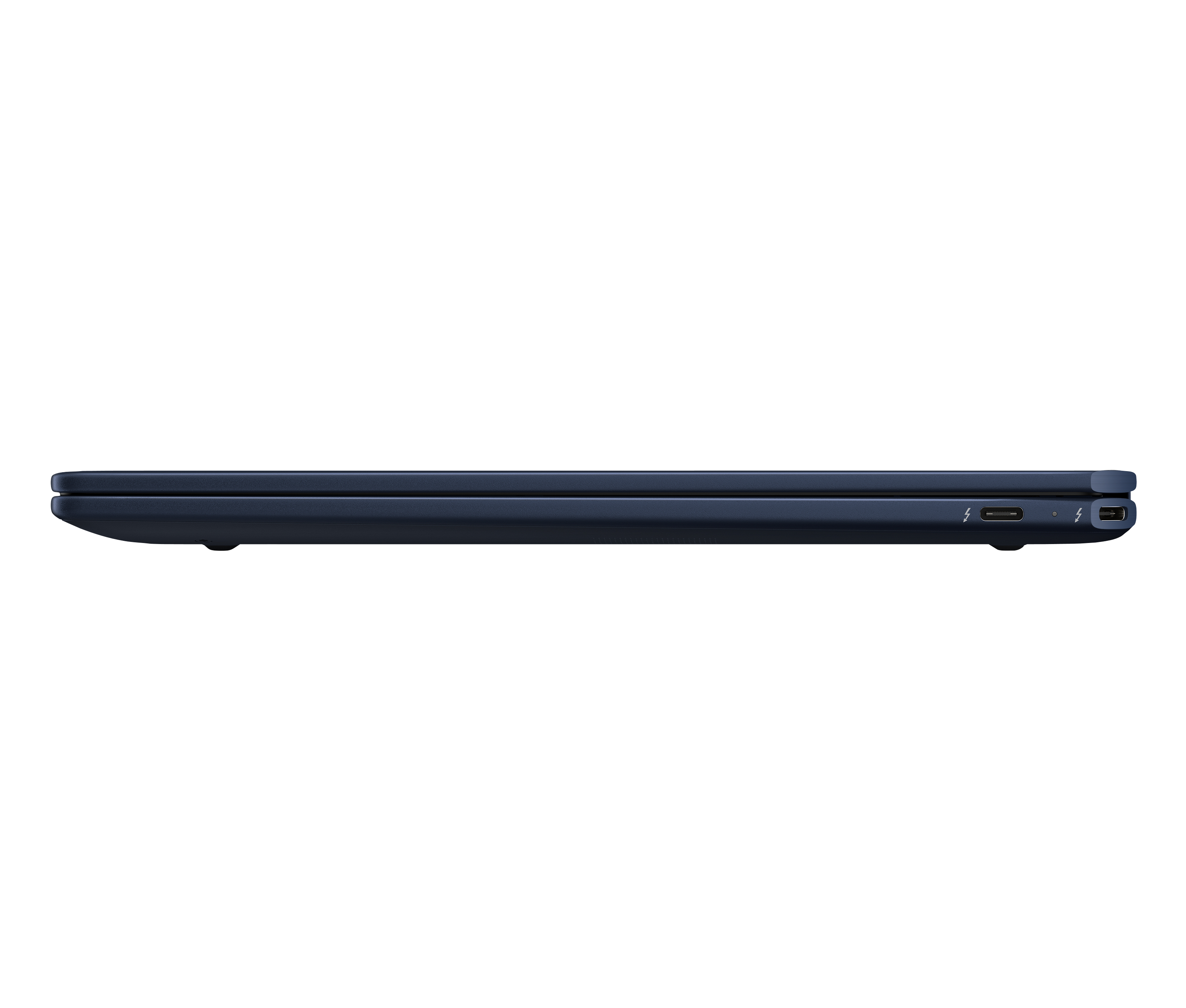 Widok z boku zamkniętego niebieskiego laptopa z dwoma portami USB-C na czarnym tle.