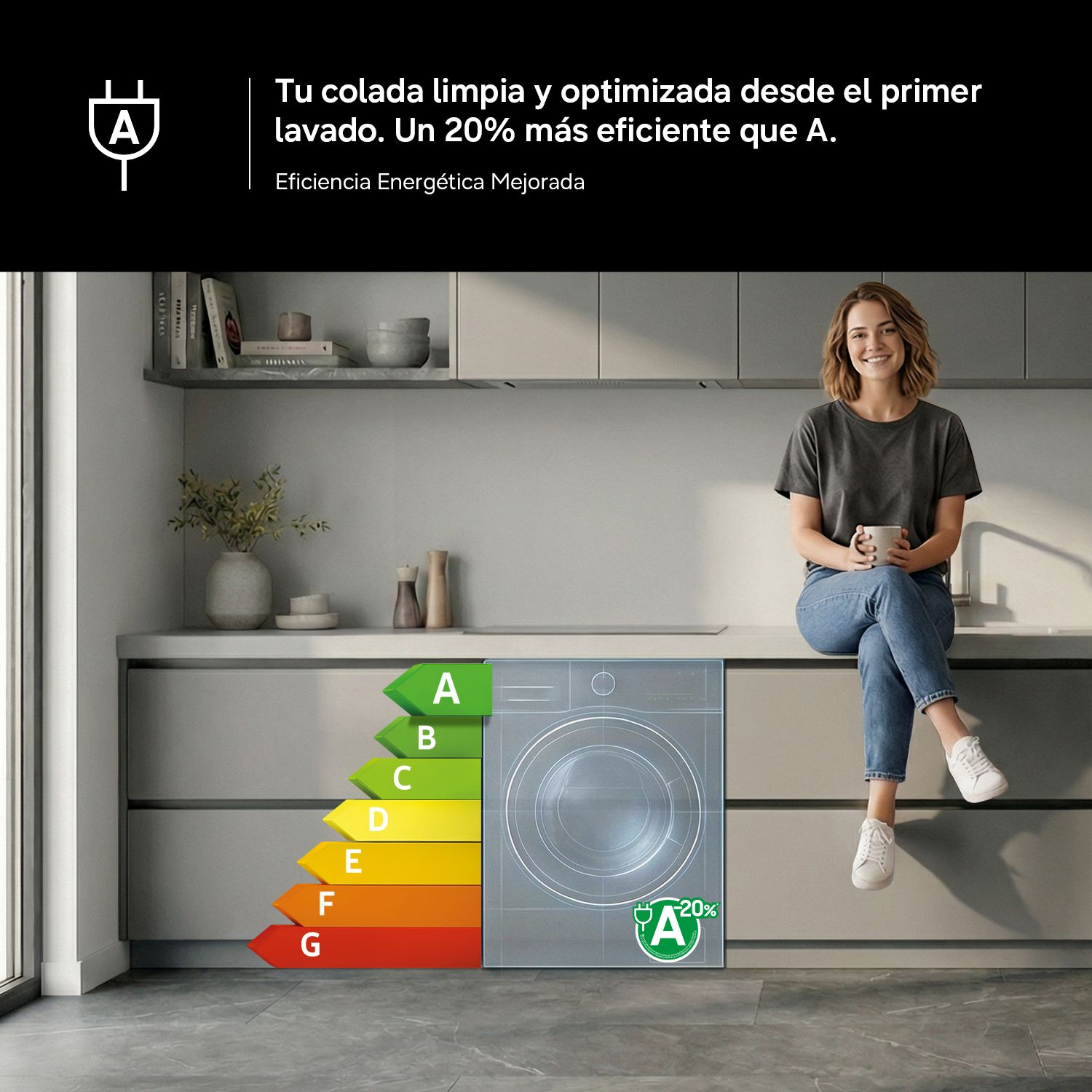Una mujer se sienta en una encimera de cocina moderna junto a una lavadora eficiente.