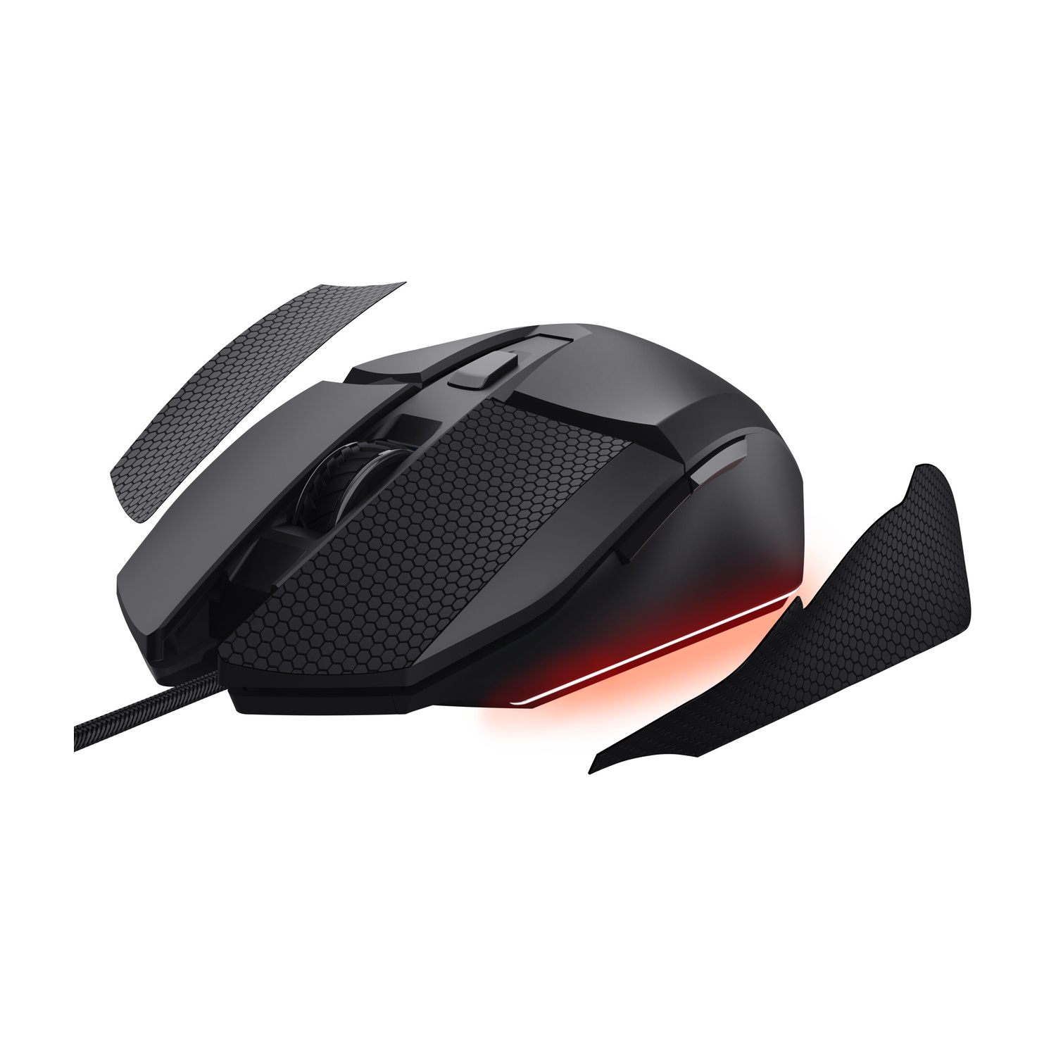 Un mouse da gioco cablato nero con illuminazione rossa e due adesivi grip staccati.