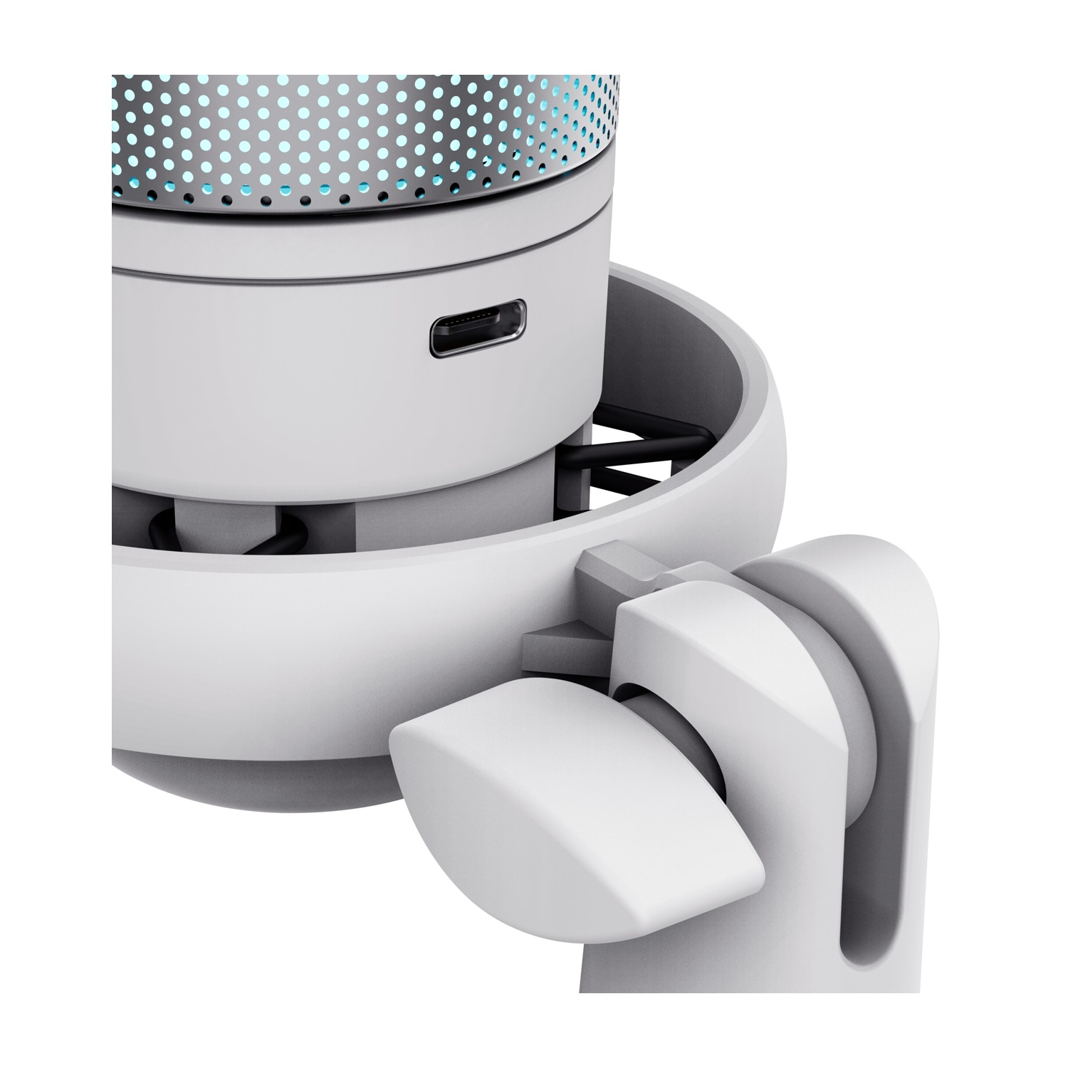 Primo piano di un microfono bianco con porta USB e supporto articolato su sfondo bianco.