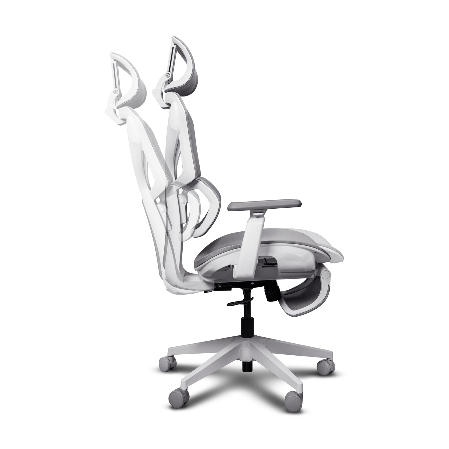 Una sedia da ufficio ergonomica bianca mostrata in posizioni reinate.