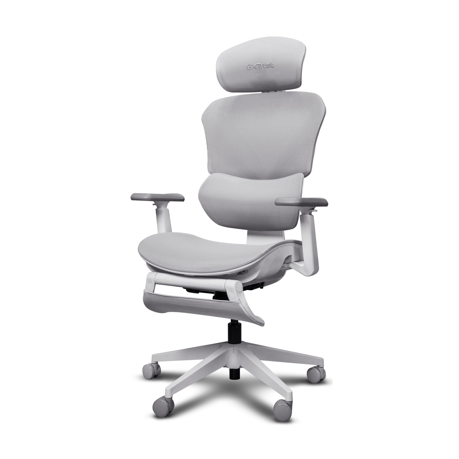 Sedia da ufficio grigia, ergonomica e moderna con poggiatesta, braccioli e ruote su sfondo bianco.
