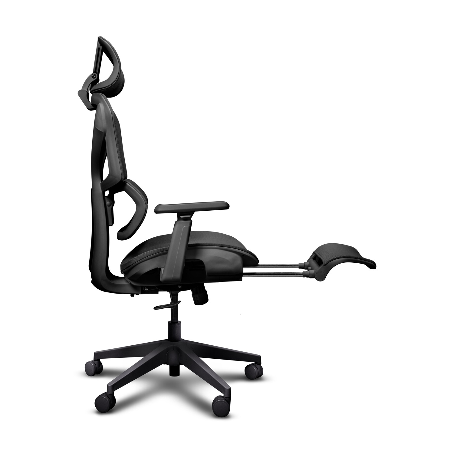 Vista laterale di una sedia da ufficio nera ergonomica con poggiatesta regolabile, braccioli e poggiapiedi estensibile su ruote.