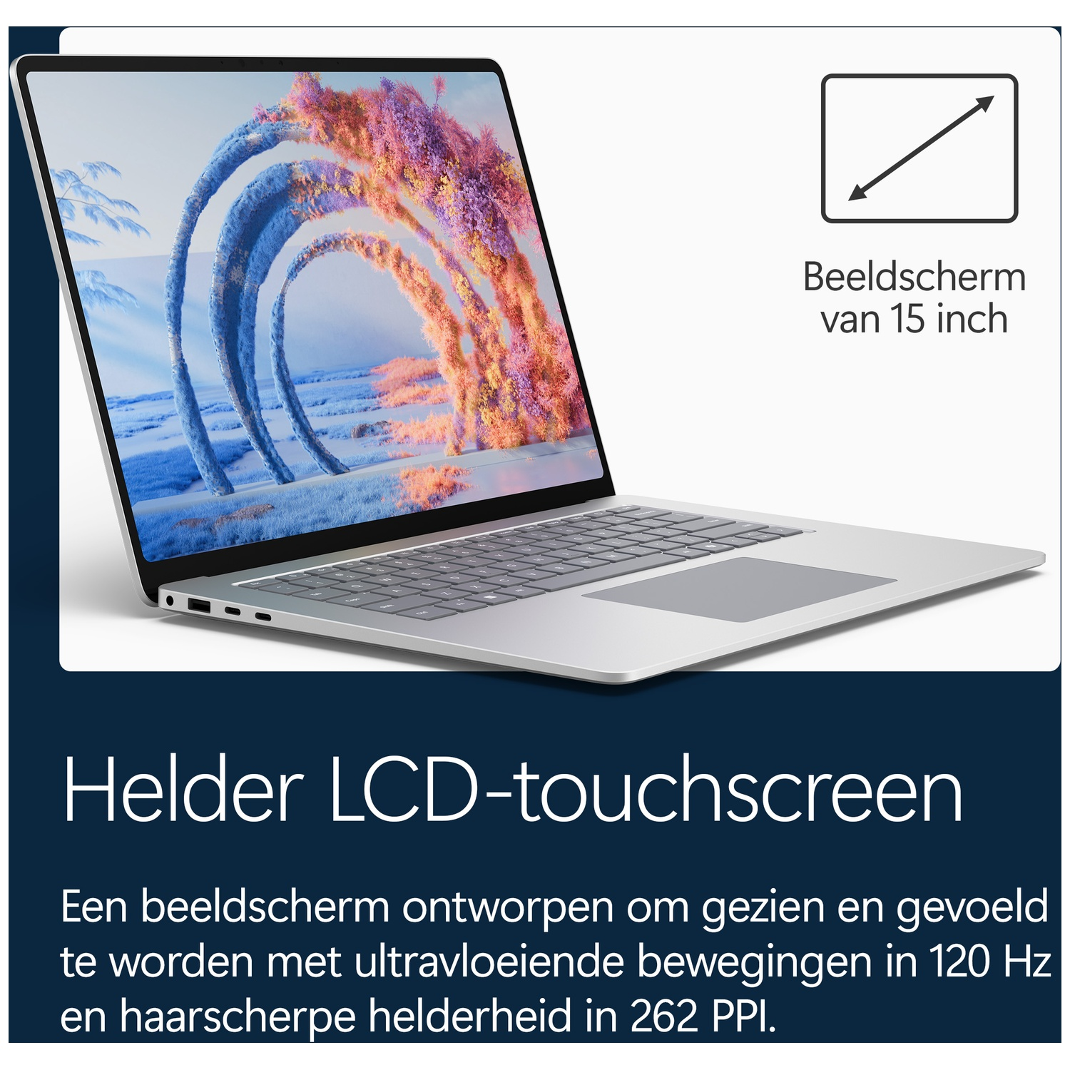 Een zilveren laptop met 15-inch touchscreen en een kleurrijke abstracte achtergrond.