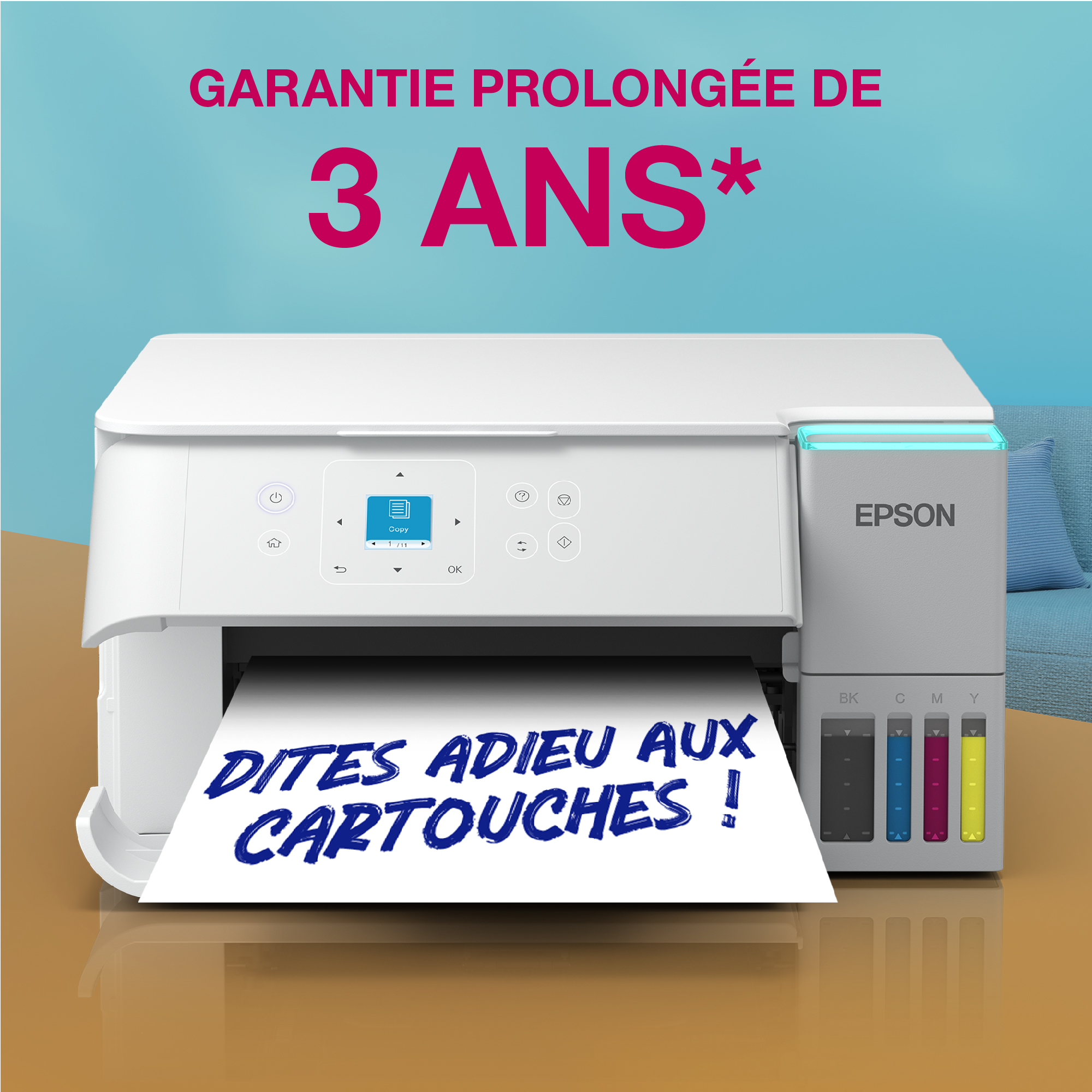 Une imprimante jet d'encre Epson blanche sur une table en bois sur fond bleu avec une promotion textuelle en français.