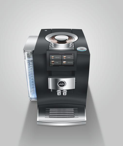 Moderne schwarze Jura-Kaffeemaschine mit Touchscreen und beleuchtetem Wassertank.