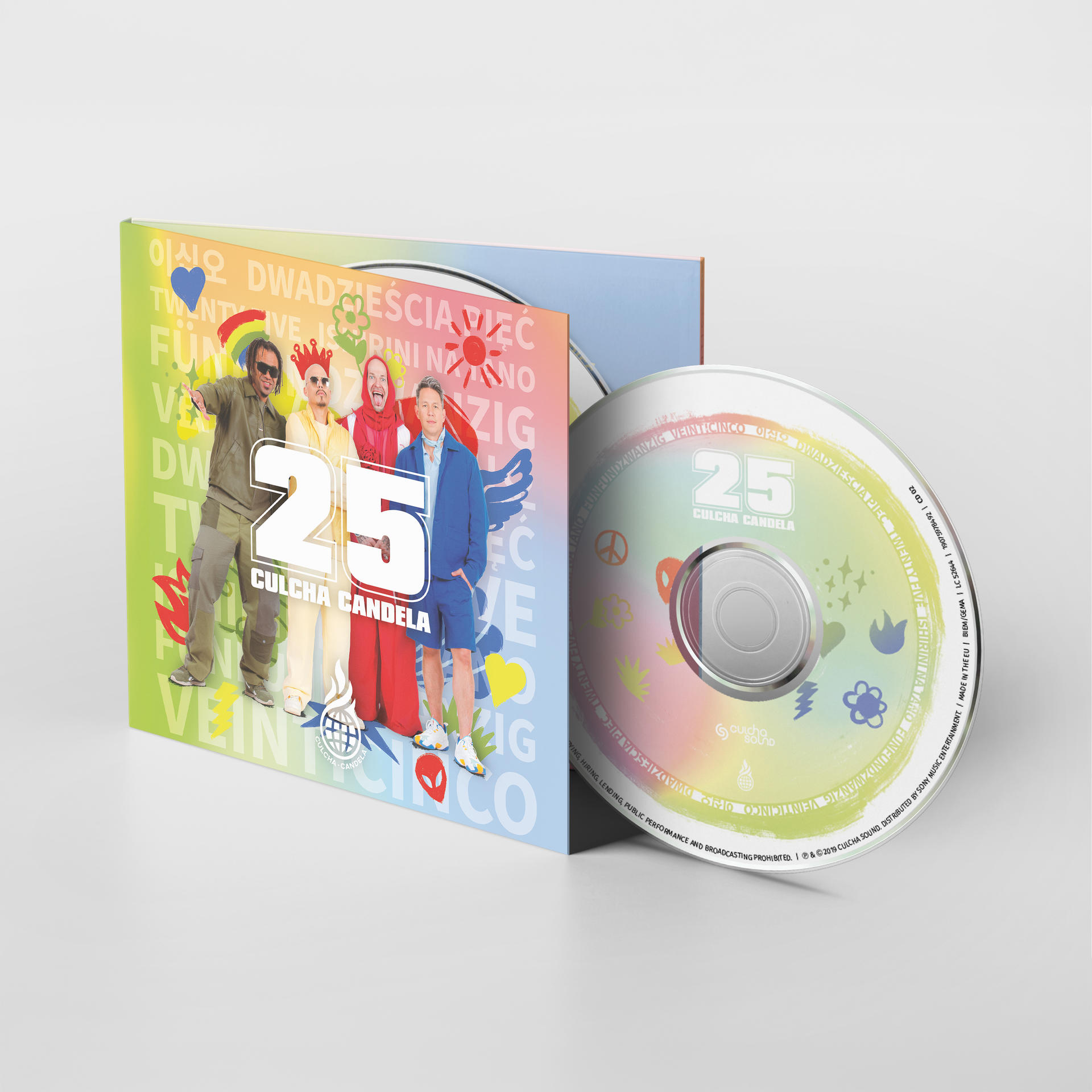 Culcha Candela Album 25 mit vier Bandmitgliedern auf dem Cover und einer bunten CD vorne.
