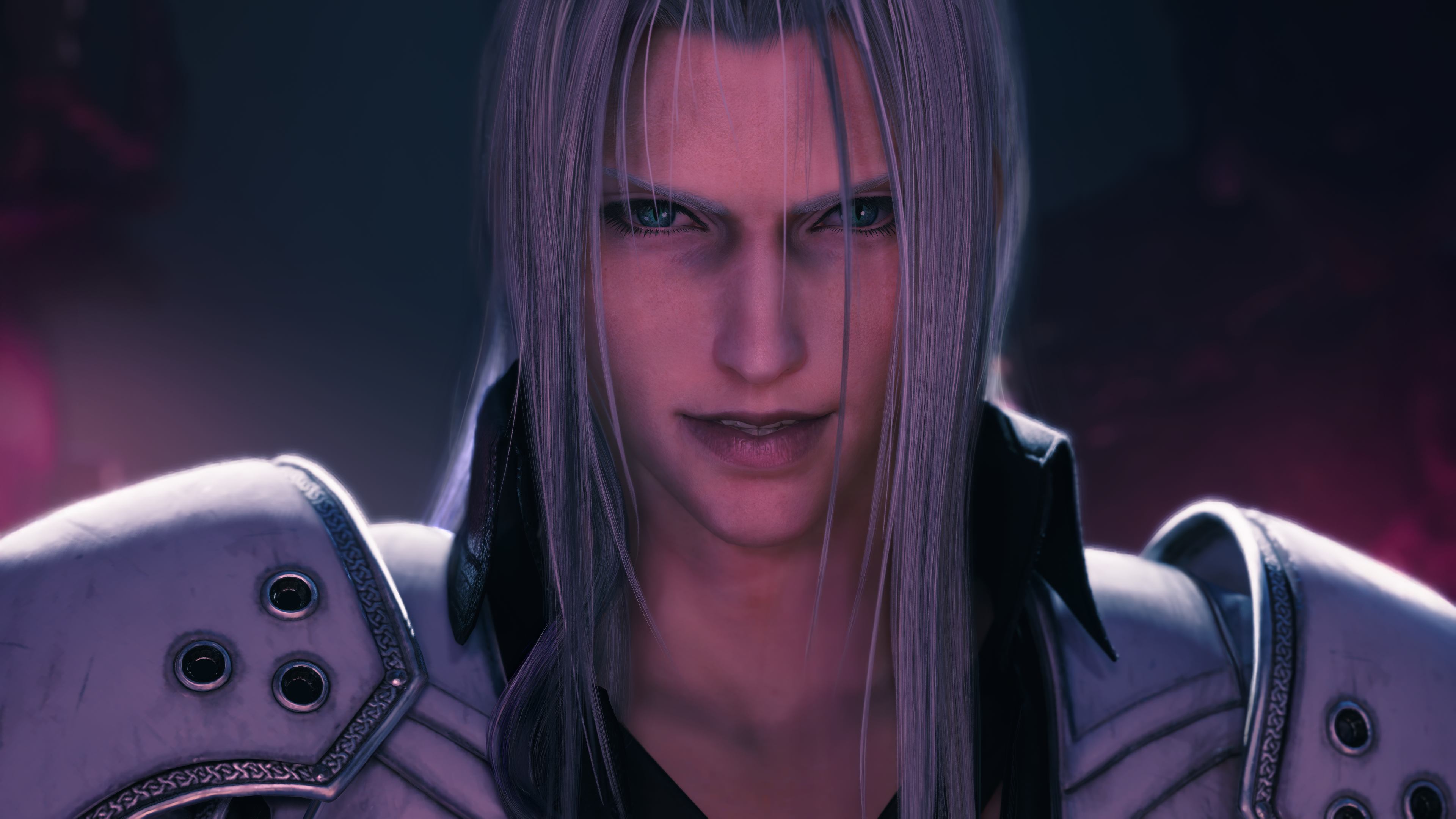 Primer plano de Sephiroth con cabello plateado, ojos intensos y armadura blanca sobre fondo oscuro.