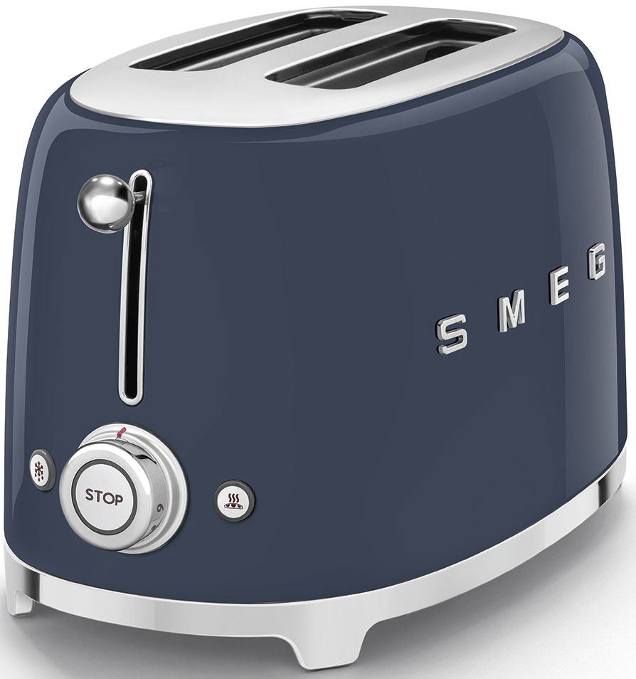 Ein blauer SMEG-Toaster mit zwei Schlitzen und silbernen Bedienelementen auf weißem Hintergrund.