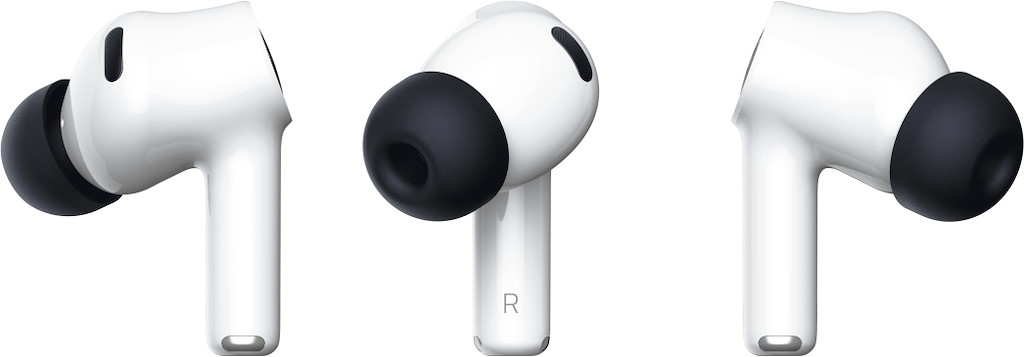 Tre auricolari wireless bianchi con cuscinetti neri da diverse angolazioni.