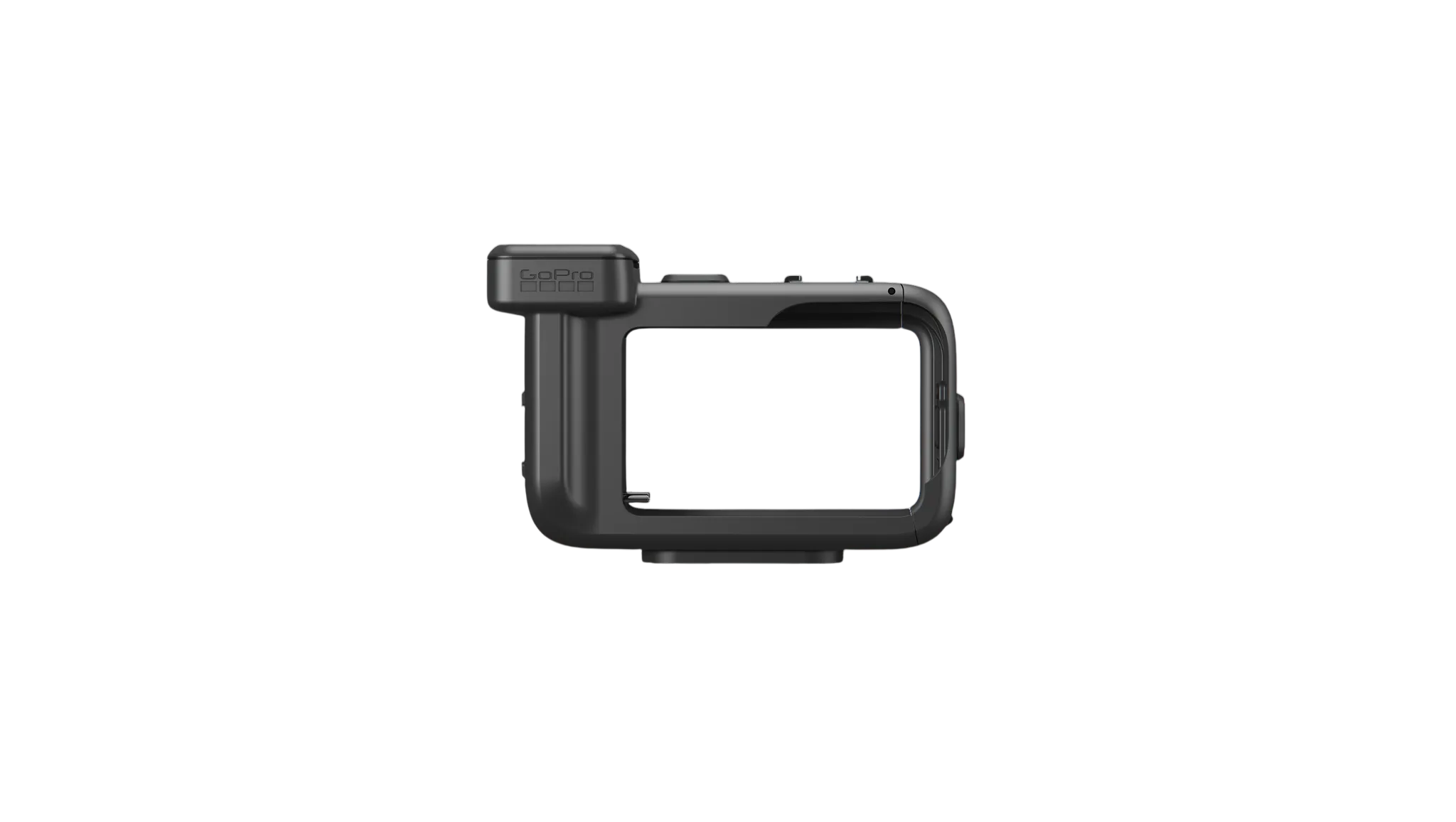 Ein schwarzes GoPro Media Modul Gehäuse isoliert auf schwarzem Hintergrund.