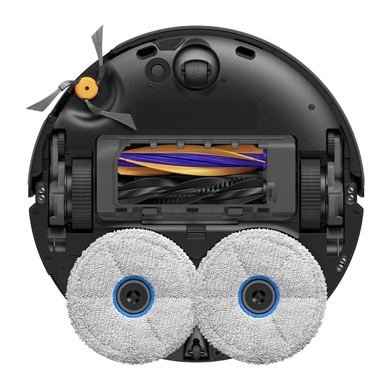Fekete robotporszívó alulról, két forgó fehér felmosópárnával, henger- és oldalkefével.