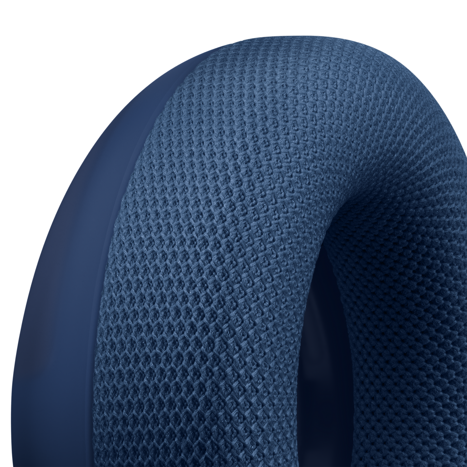 Primer plano de almohadillas de tela texturizada azul para auriculares sobre fondo negro.