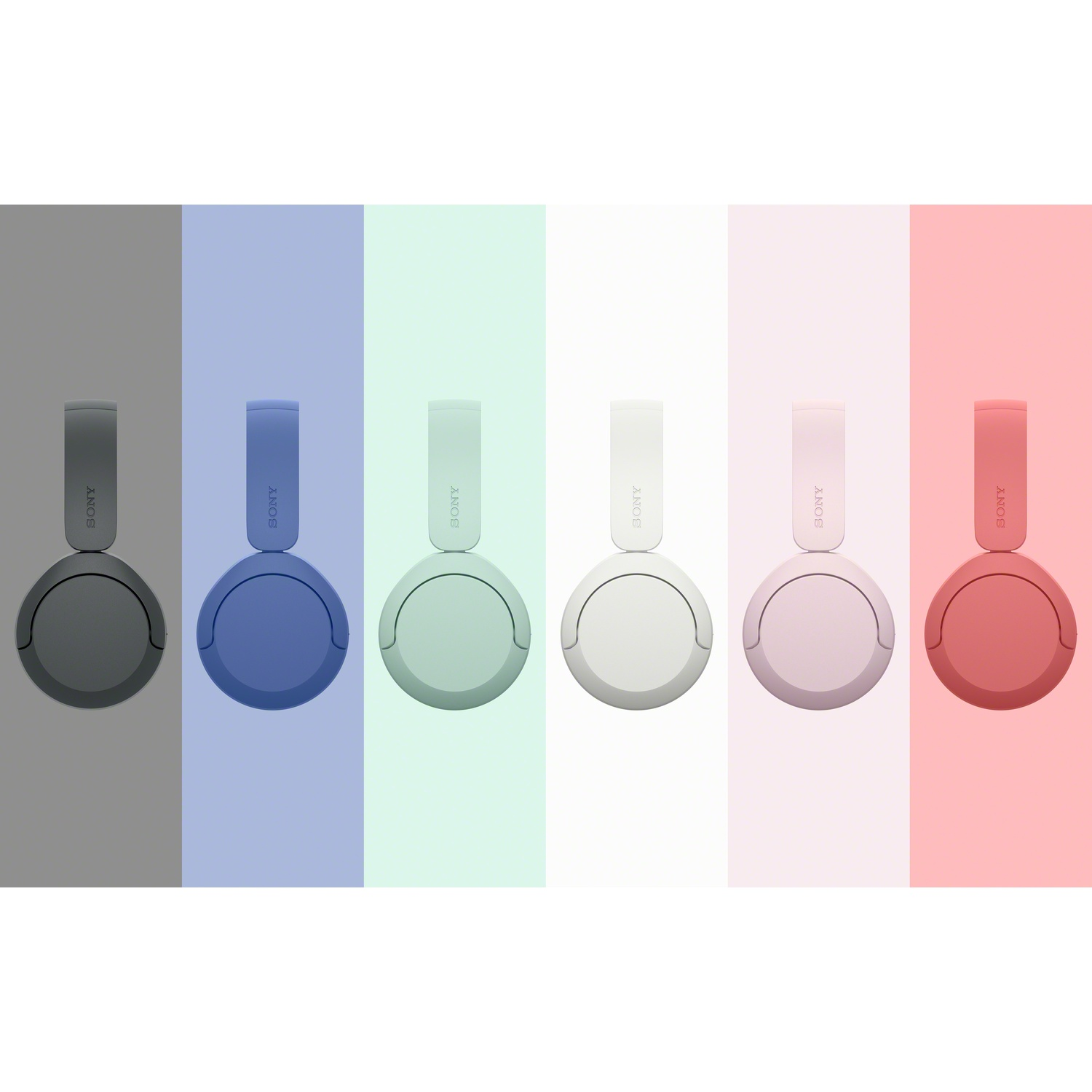 Six paires d'écouteurs sans fil Sony de différentes couleurs pastel sur des fonds assortis.
