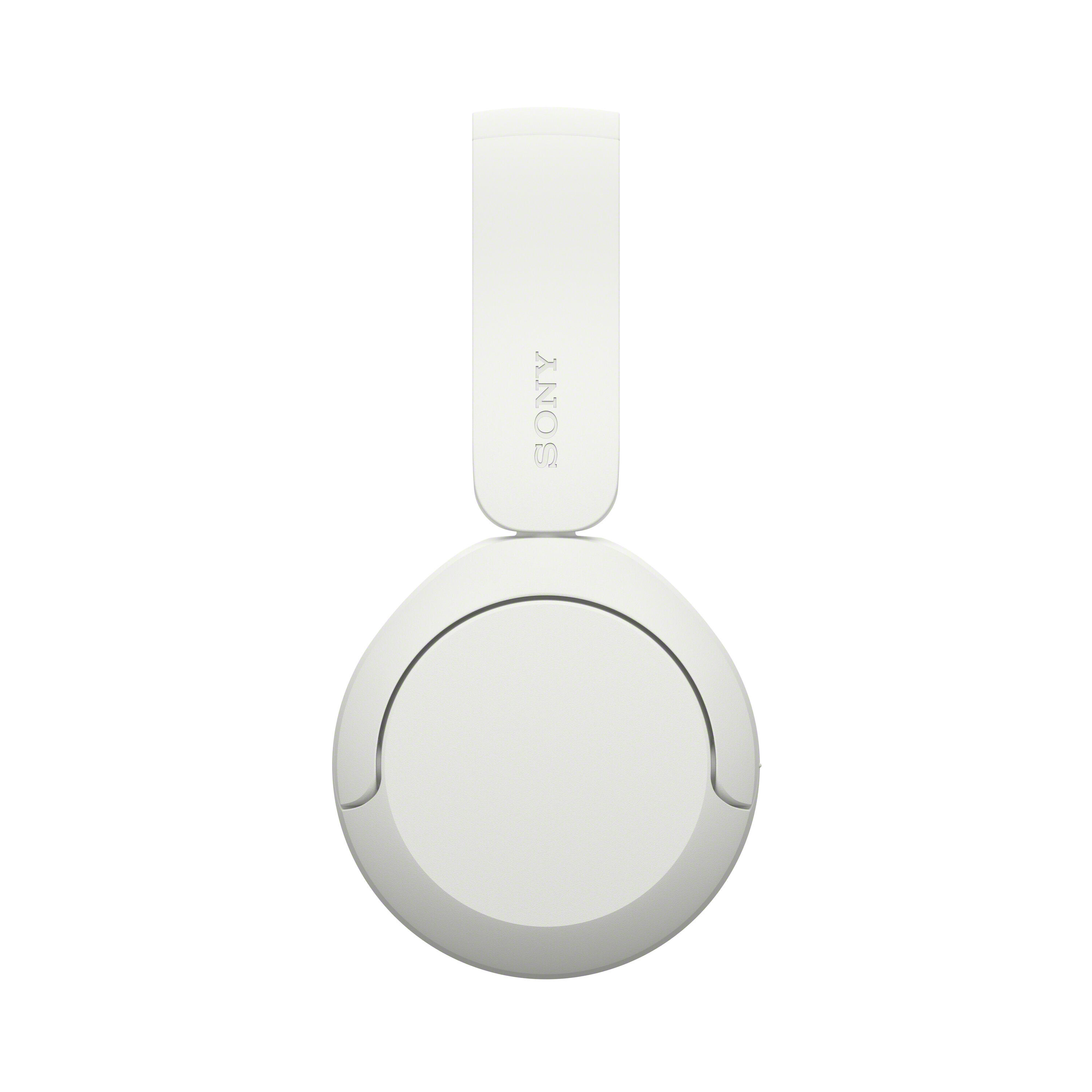 Auriculares supraaurales Sony blancos con diadema inclinada sobre fondo blanco.