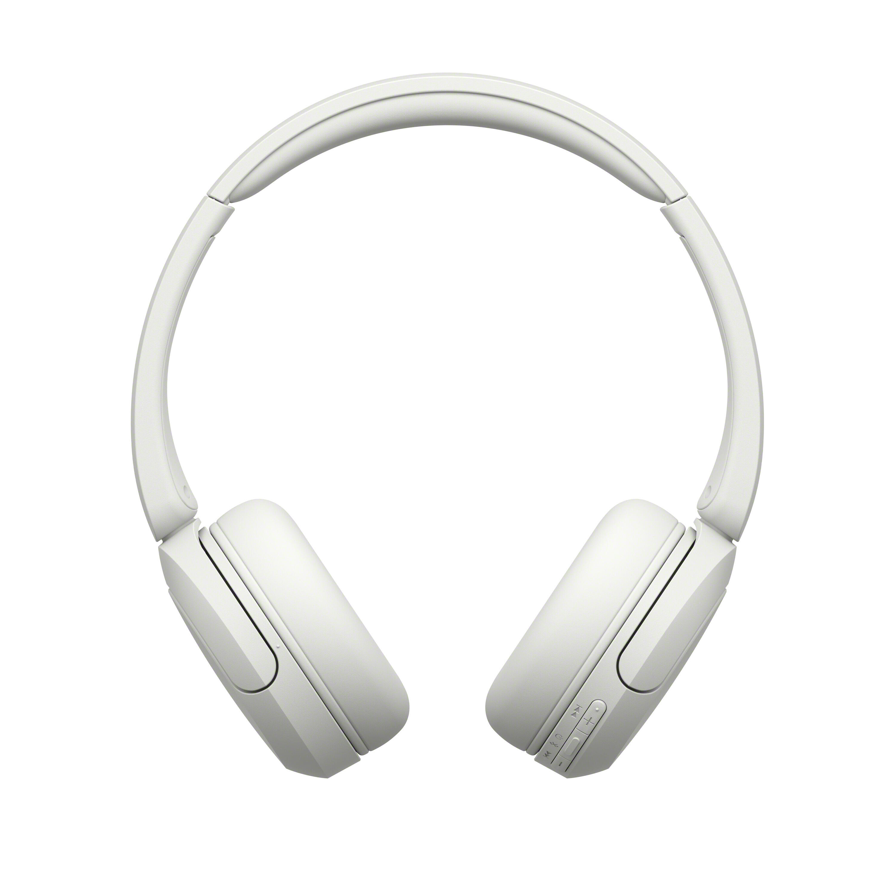 Auriculares supraaurales blancos sobre un fondo blanco.