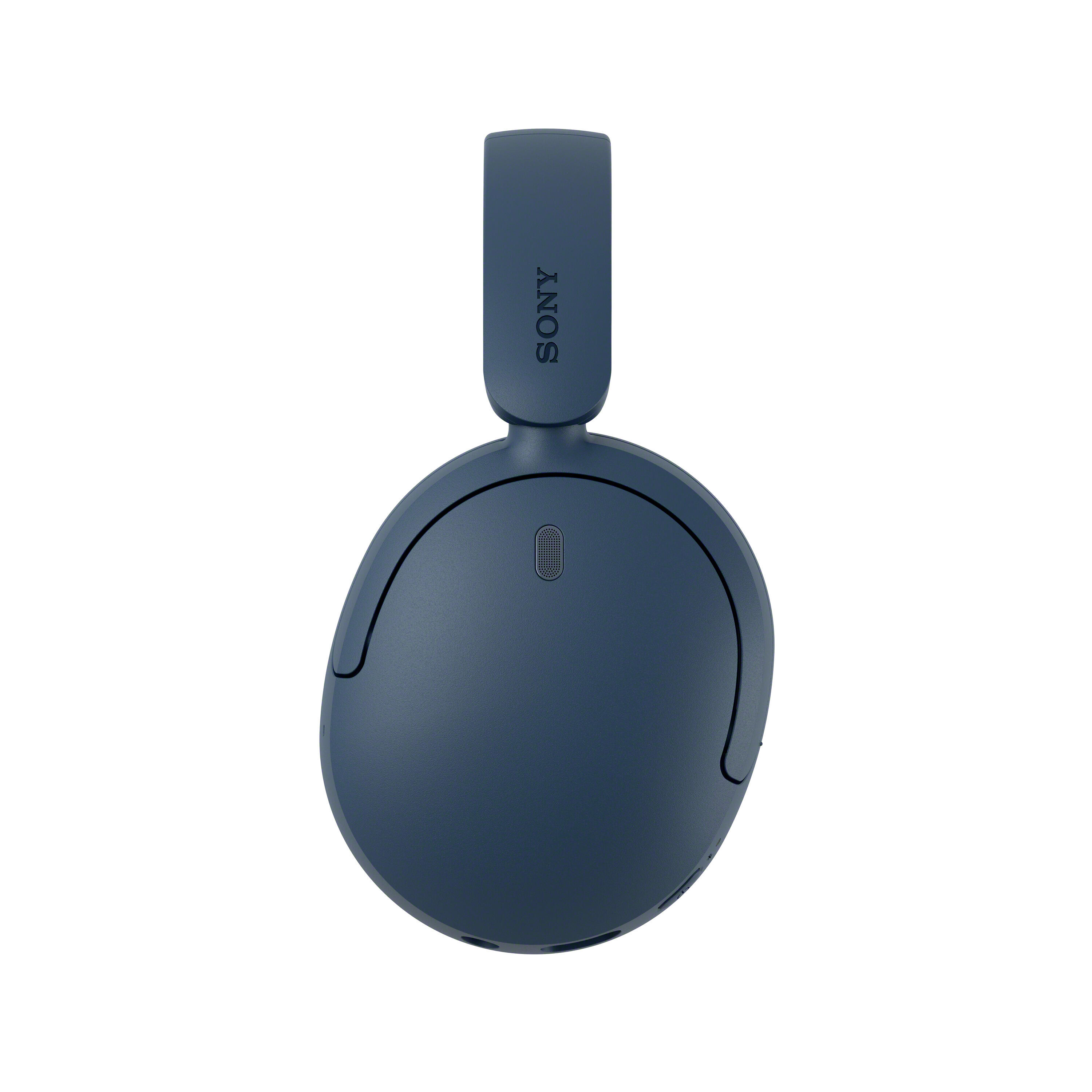 Auriculares supraaurales Sony de color azul oscuro sobre fondo blanco.
