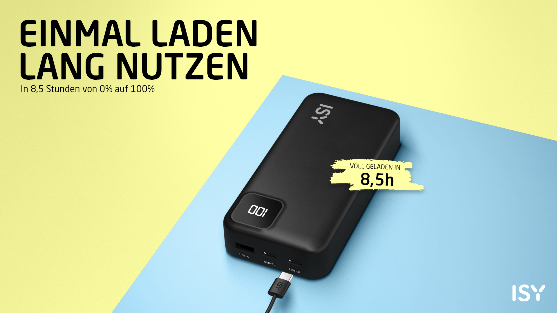Power bank nera su sfondo blu e giallo con testo e cavo di ricarica.