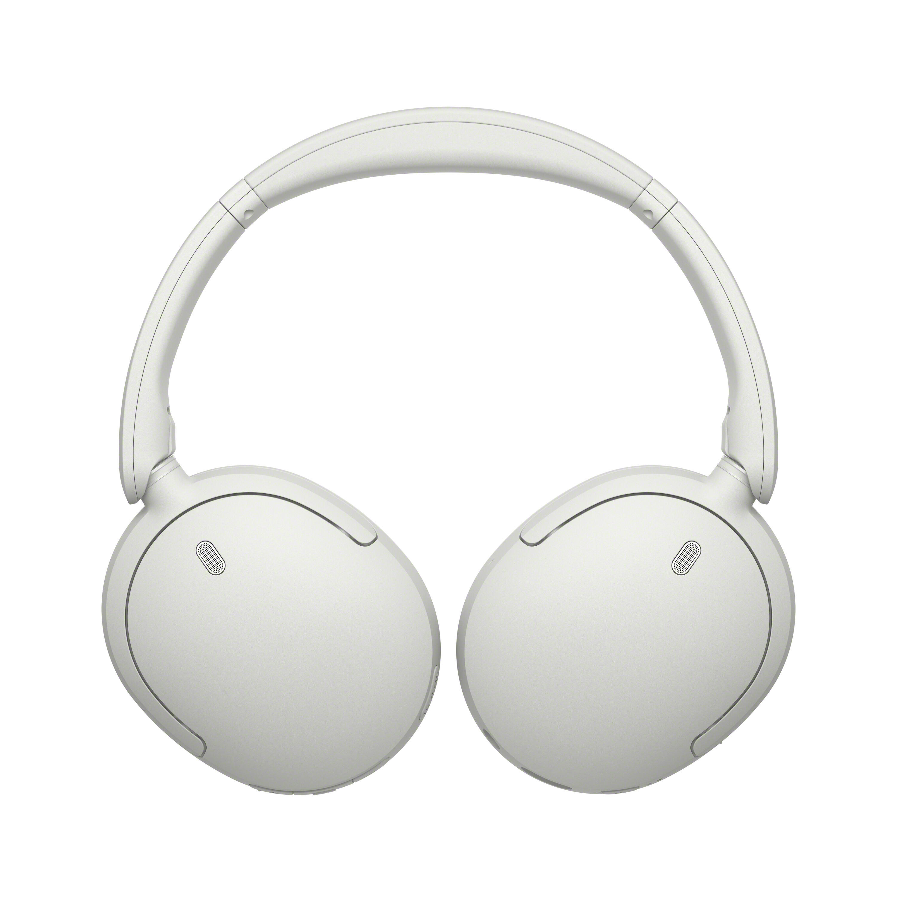 Auriculares supraaurales blancos sobre un fondo blanco liso.