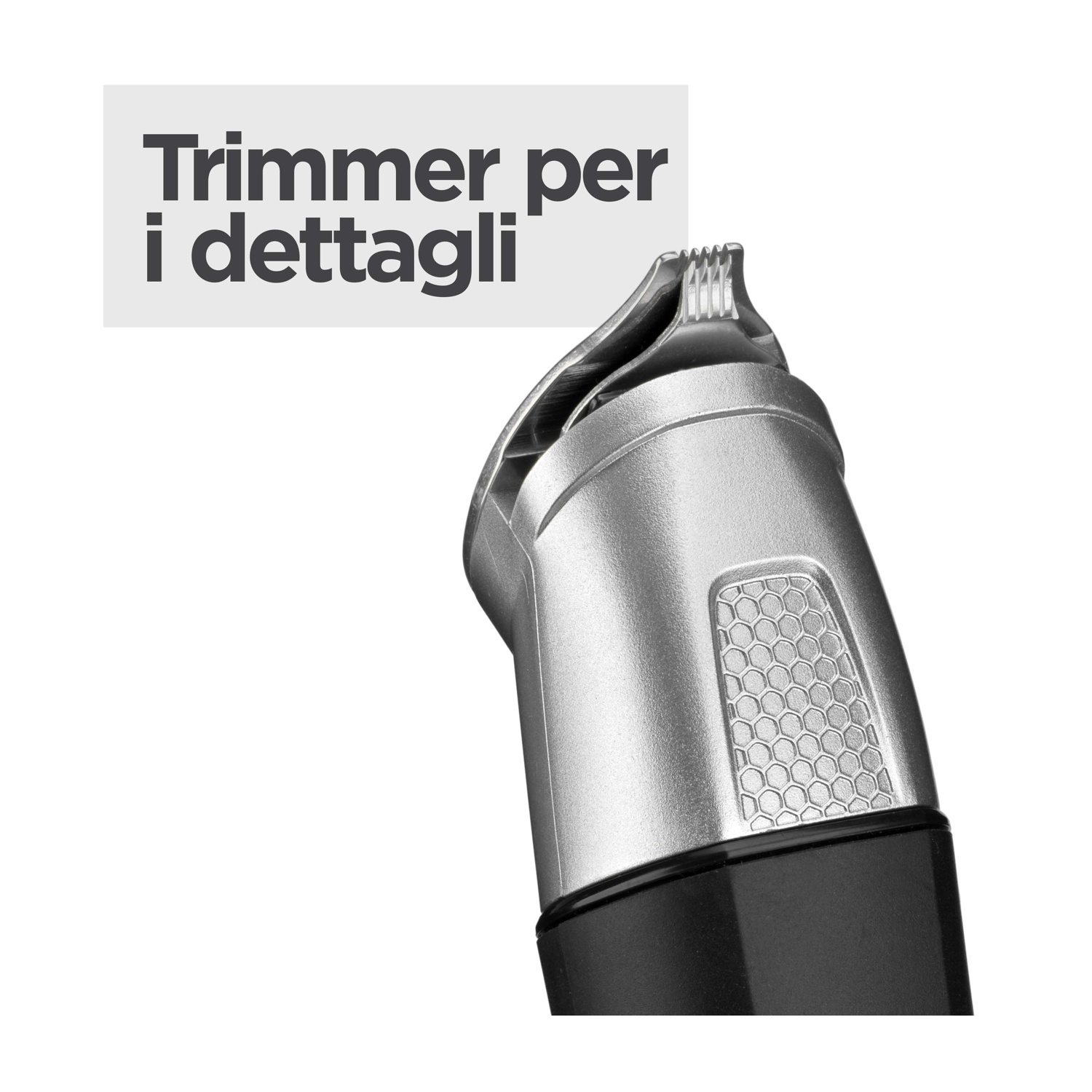 Primo piano di un rifinitore argento e nero con testo in alto a sinistra.