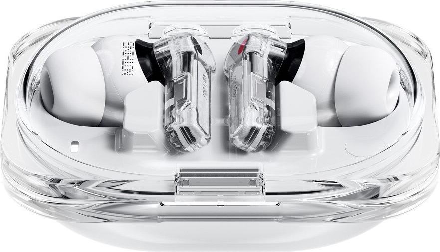 Weiße transparente In-Ear-Kopfhörer in einem durchsichtigen Ladecase auf weißem Hintergrund.