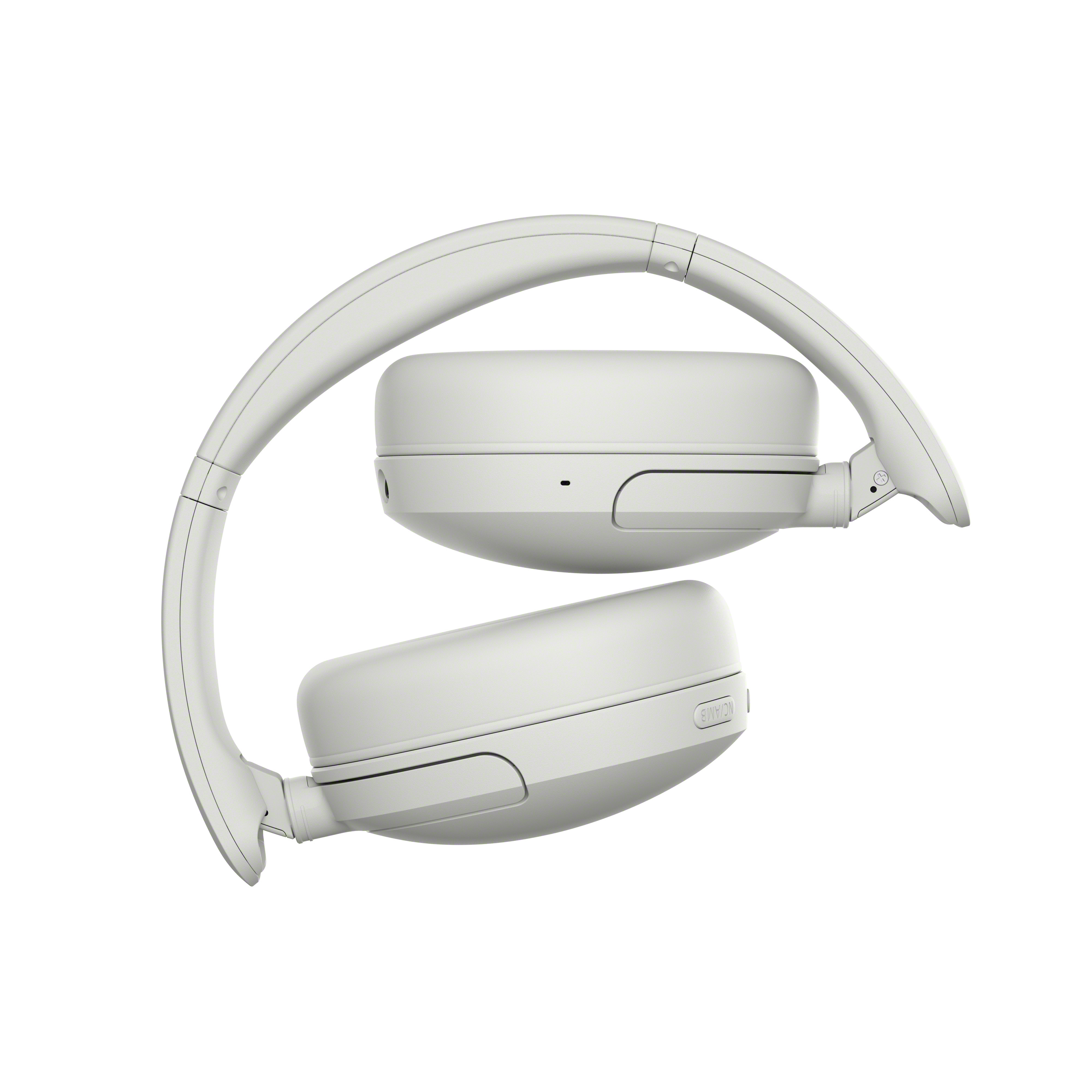 Cuffie over-ear bianche pieghevoli su sfondo bianco neutro.