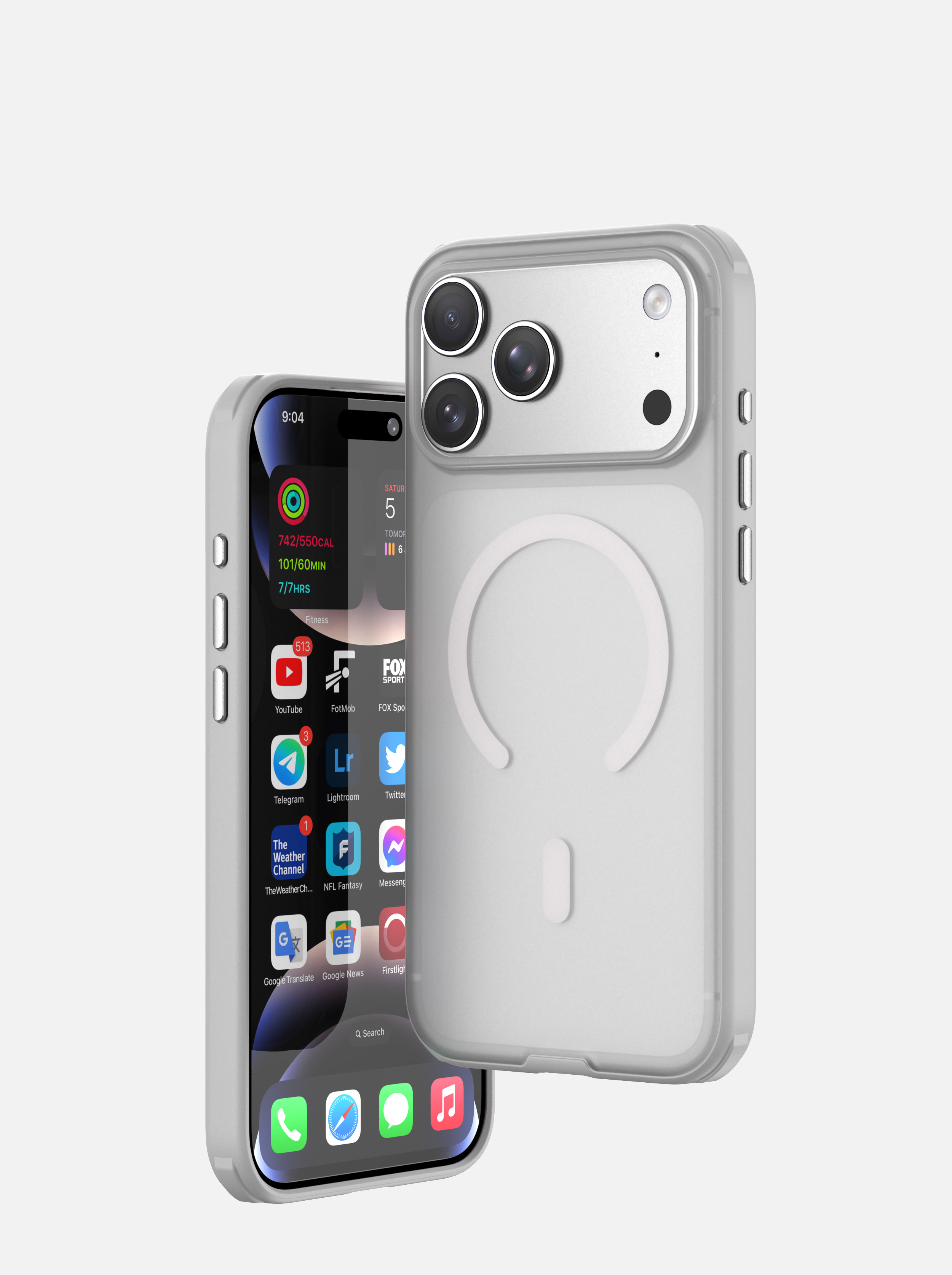 Koruyucu kılıflı iki akıllı telefon, uygulama simgeleri olan ekran ve kamera ile MagSafe halkalı arka yüz.