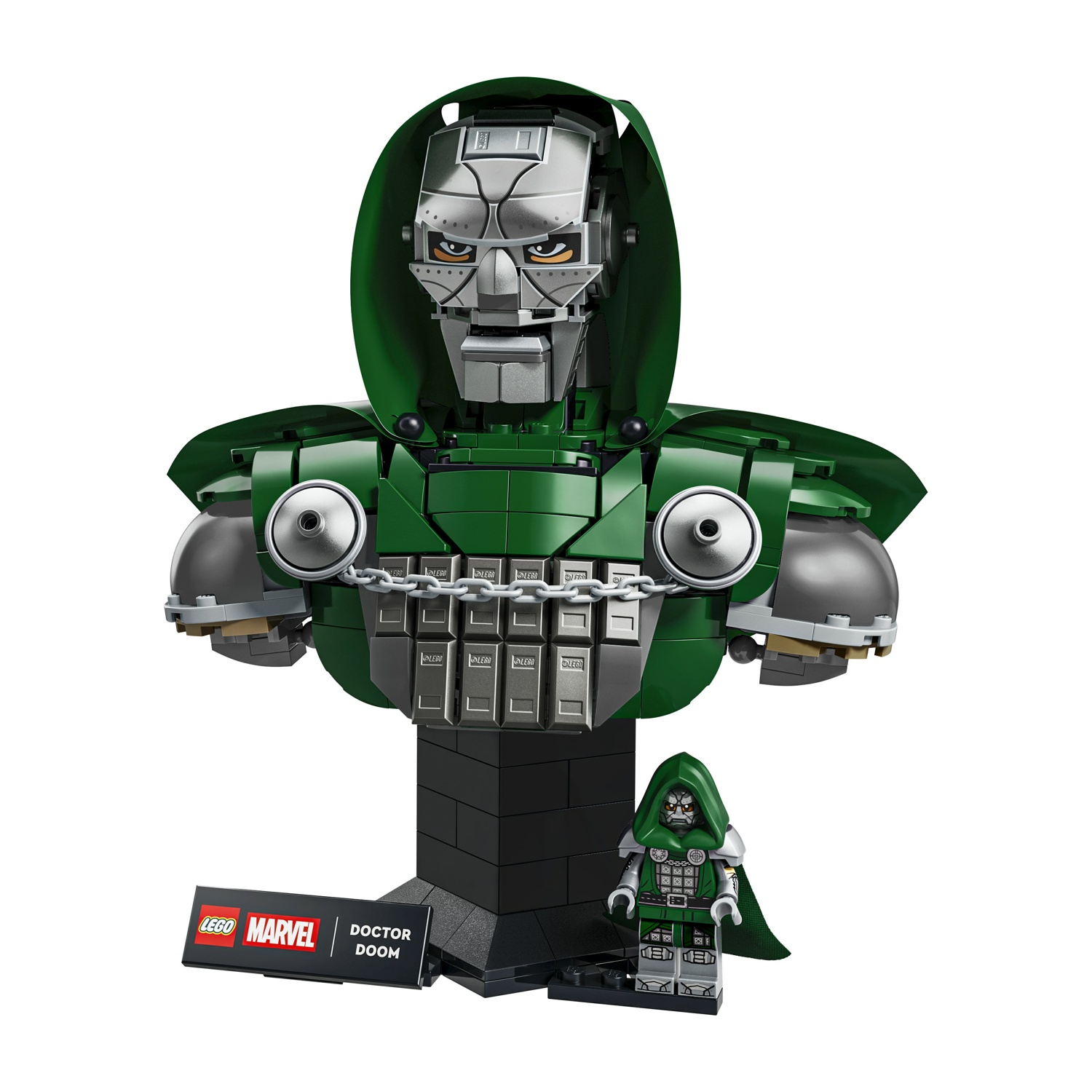 Busto Lego di Doctor Doom in verde e argento con una minifigura e una targhetta Marvel.