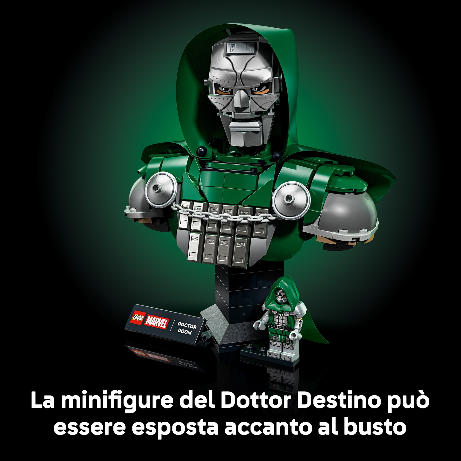 Busto Lego del Dottor Destino e minifigure con targhetta identificativa.